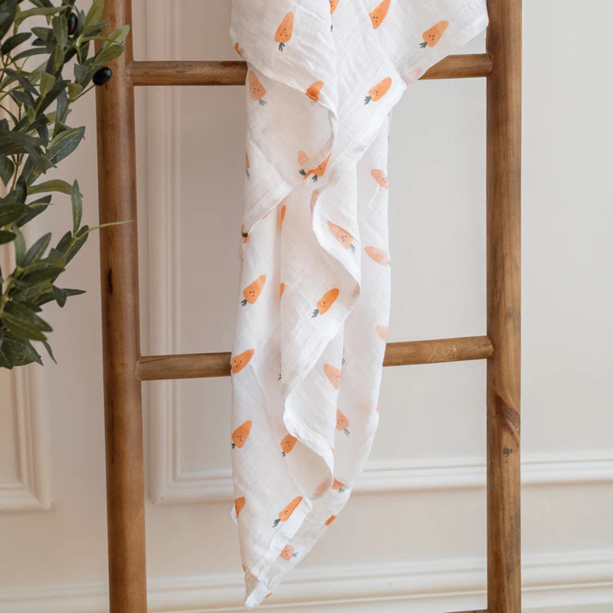 PERLIMPINPIN Cotton Muslin Swaddle - Carrots