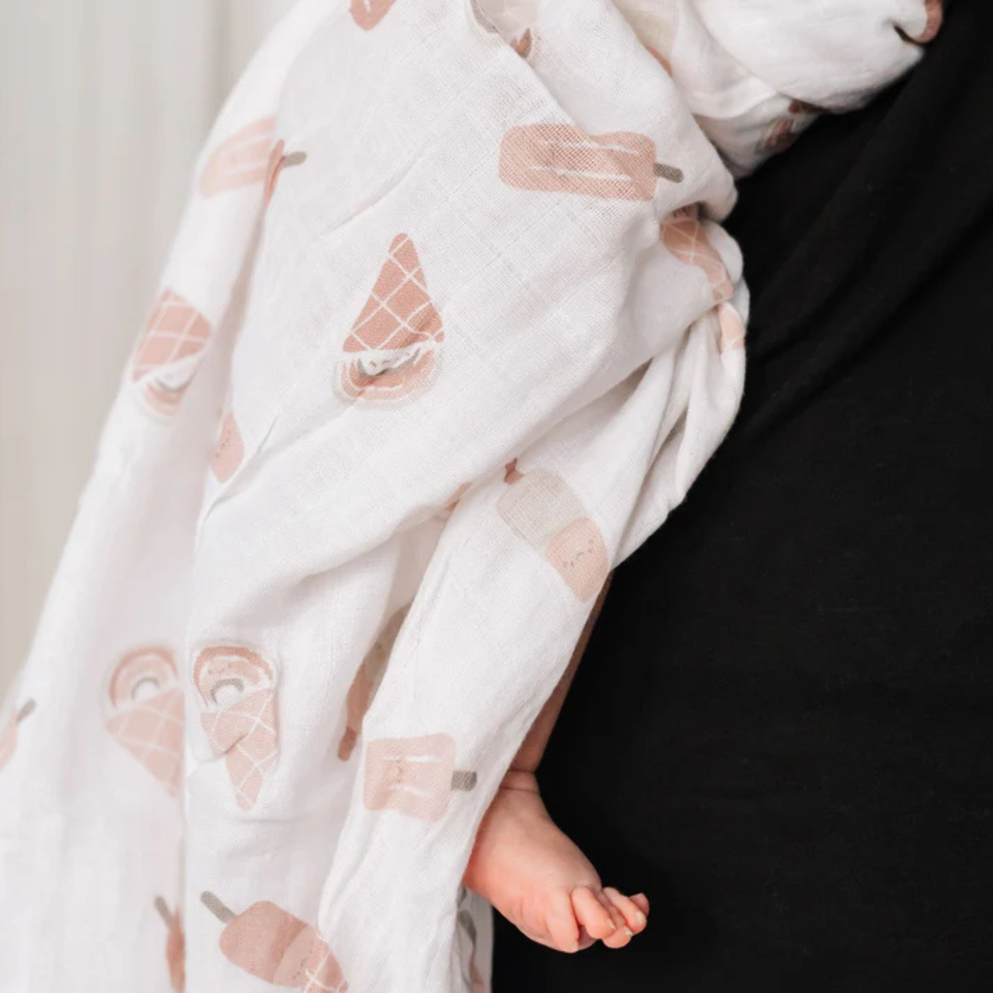 PERLIMPINPIN Cotton Muslin Swaddle - Ice Cream