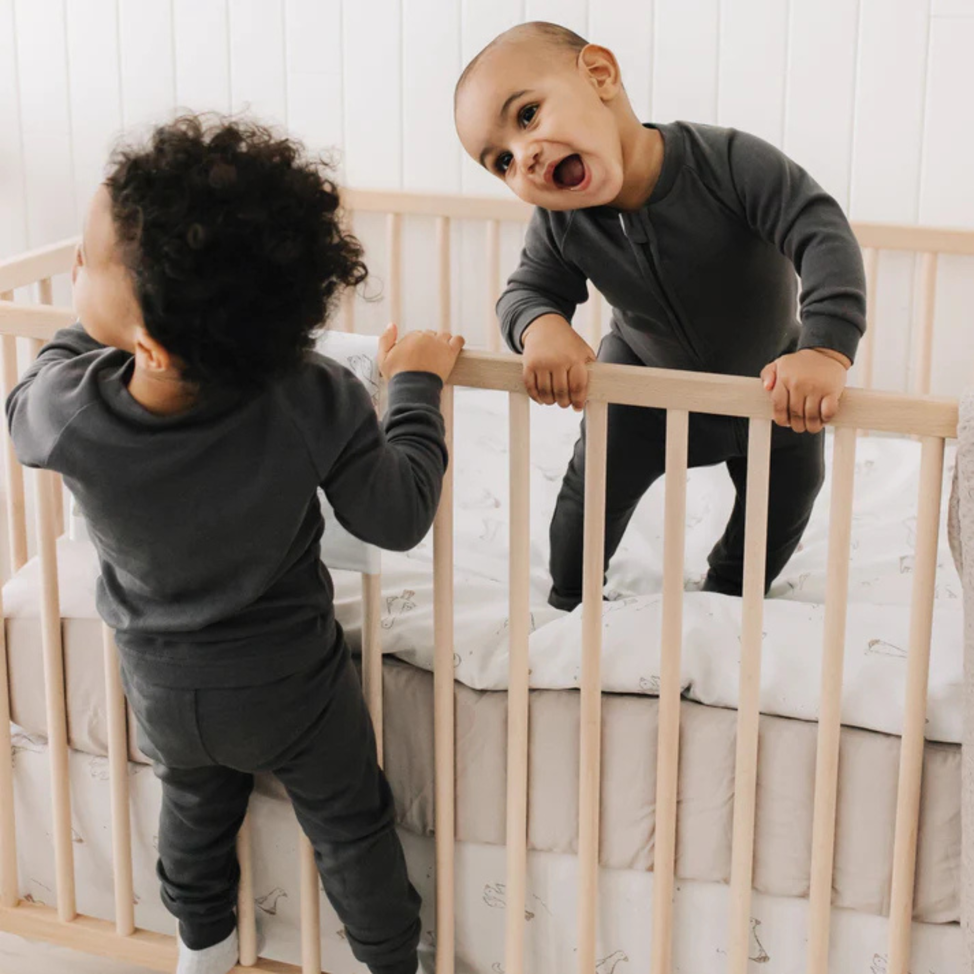 PERLIMPINPIN Crib Bed Skirt - Goose