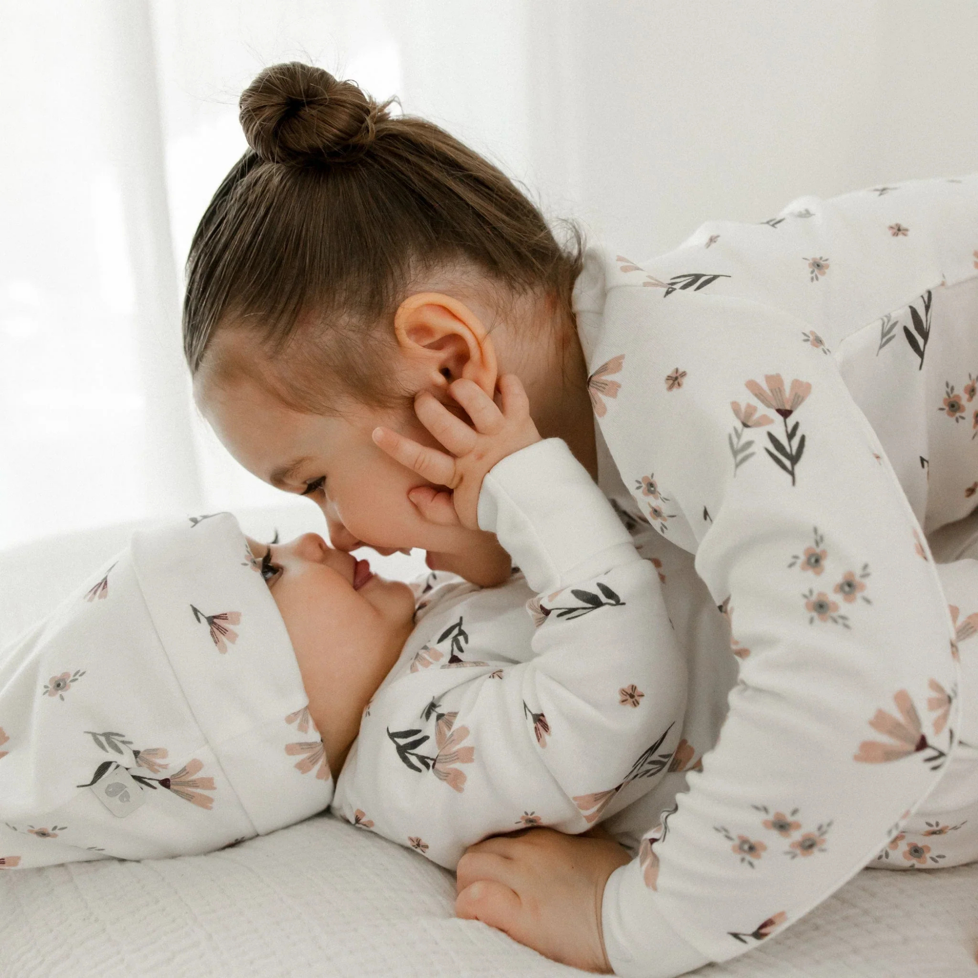 PERLIMPINPIN Bamboo Knotted Hat (1-3M) - Watercolor Flowers