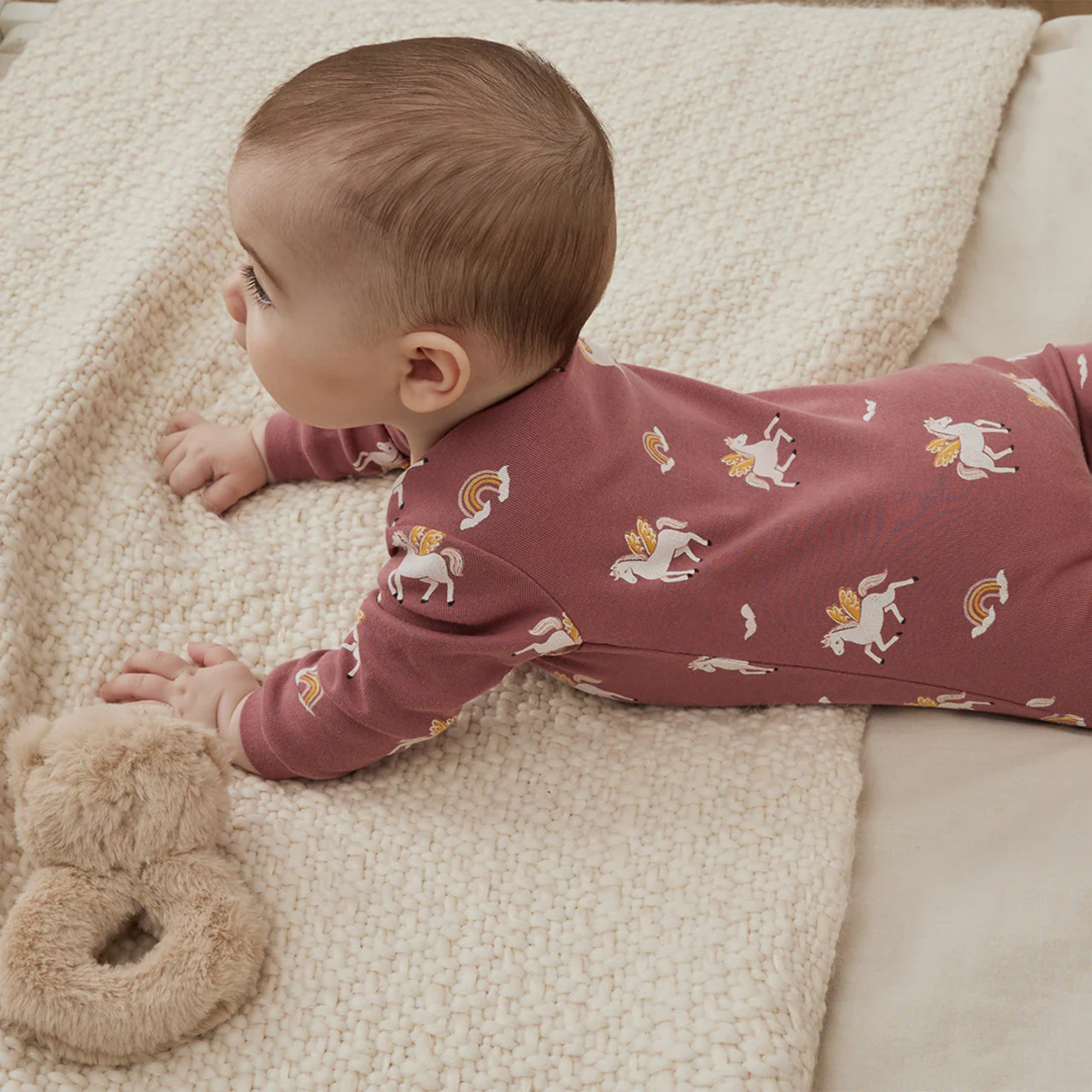 PETIT LEM Rainbow Pegasus Print on Dark Pink Sleeper