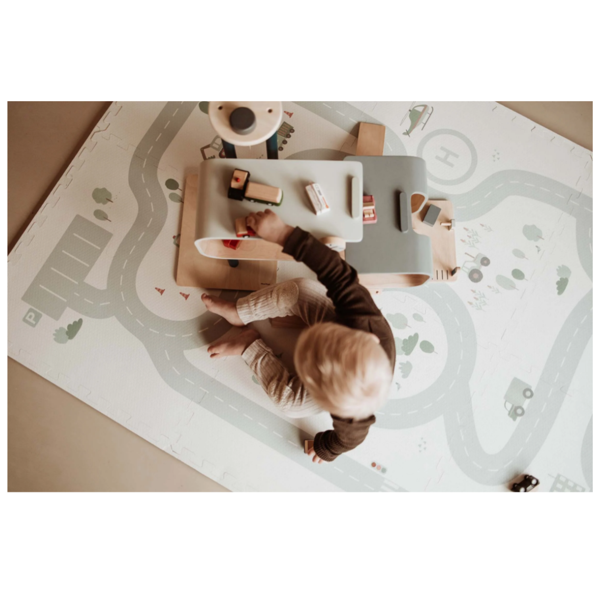 PLAY & GO Puzzlemat, Storage Box and Mini House - Roadmap