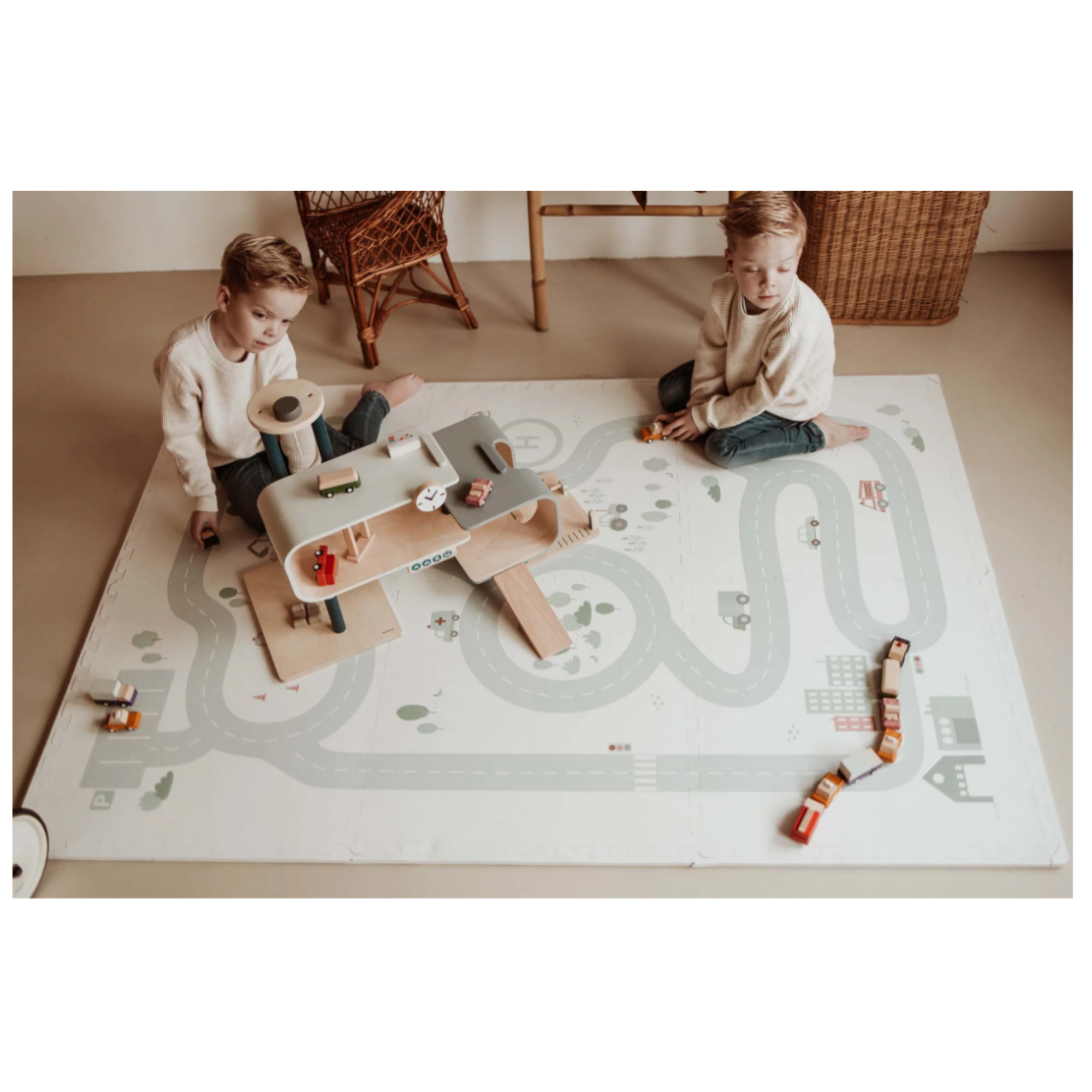 PLAY & GO Puzzlemat, Storage Box and Mini House - Roadmap