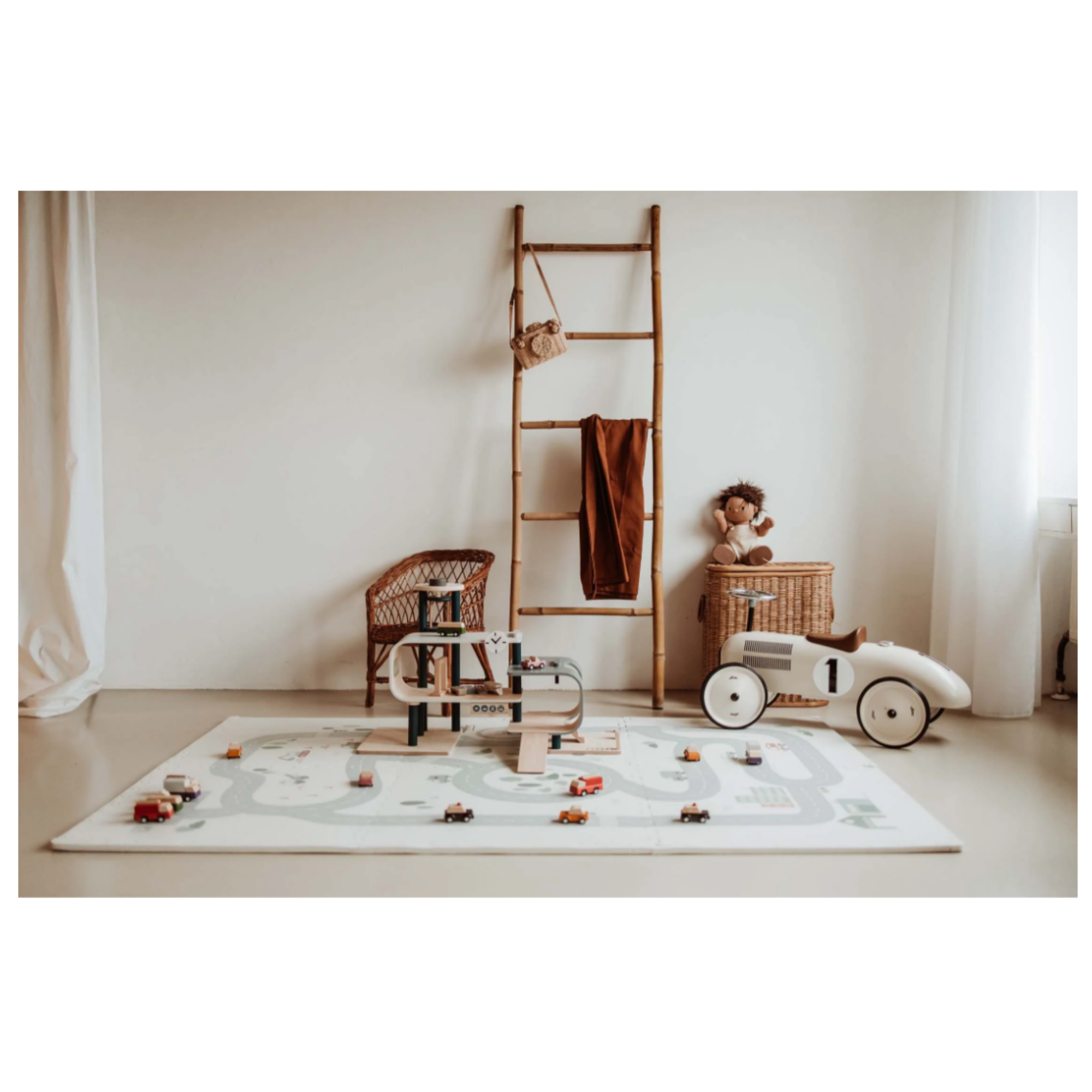 PLAY & GO Puzzlemat, Storage Box and Mini House - Roadmap