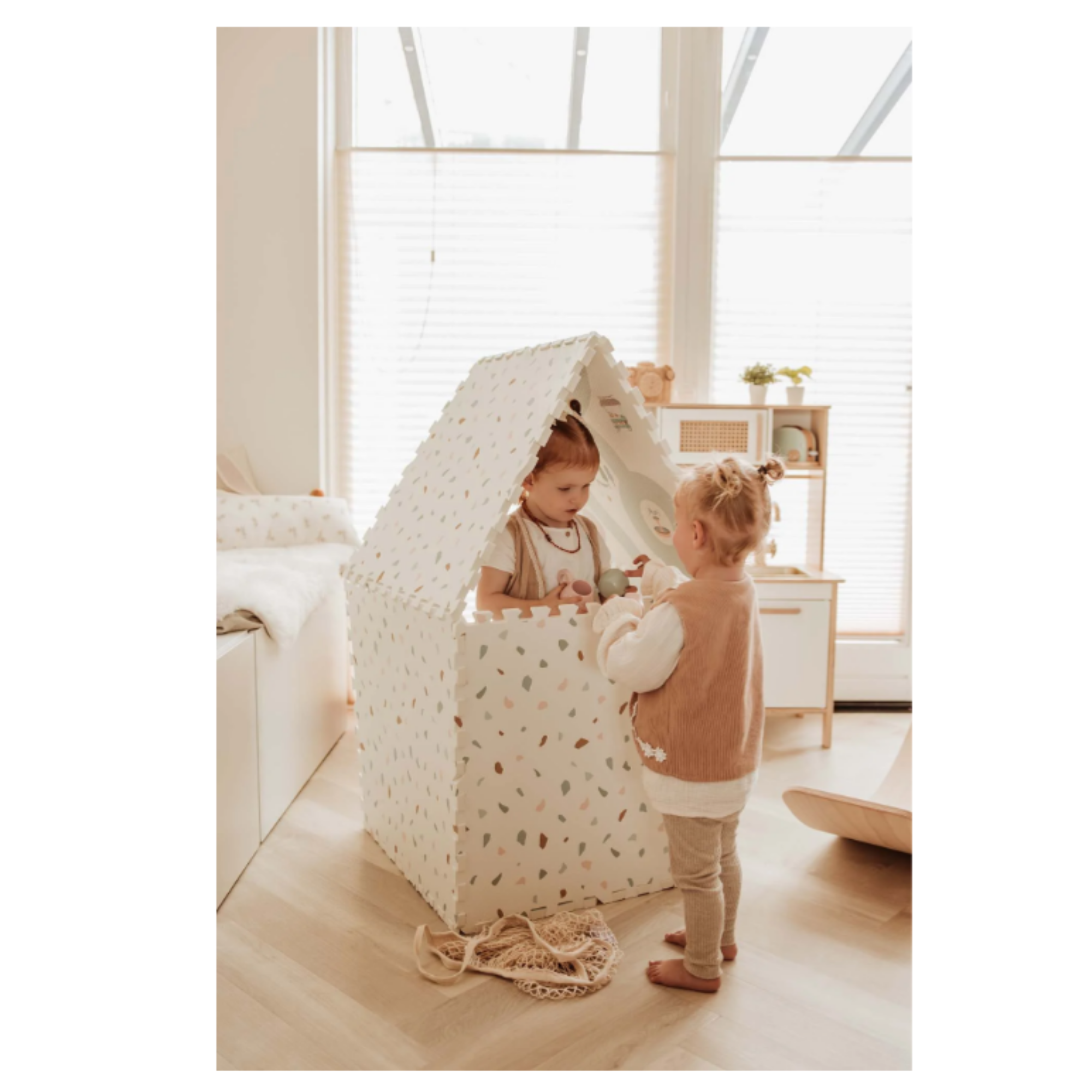 PLAY & GO Puzzlemat, Storage Box and Mini House - Village