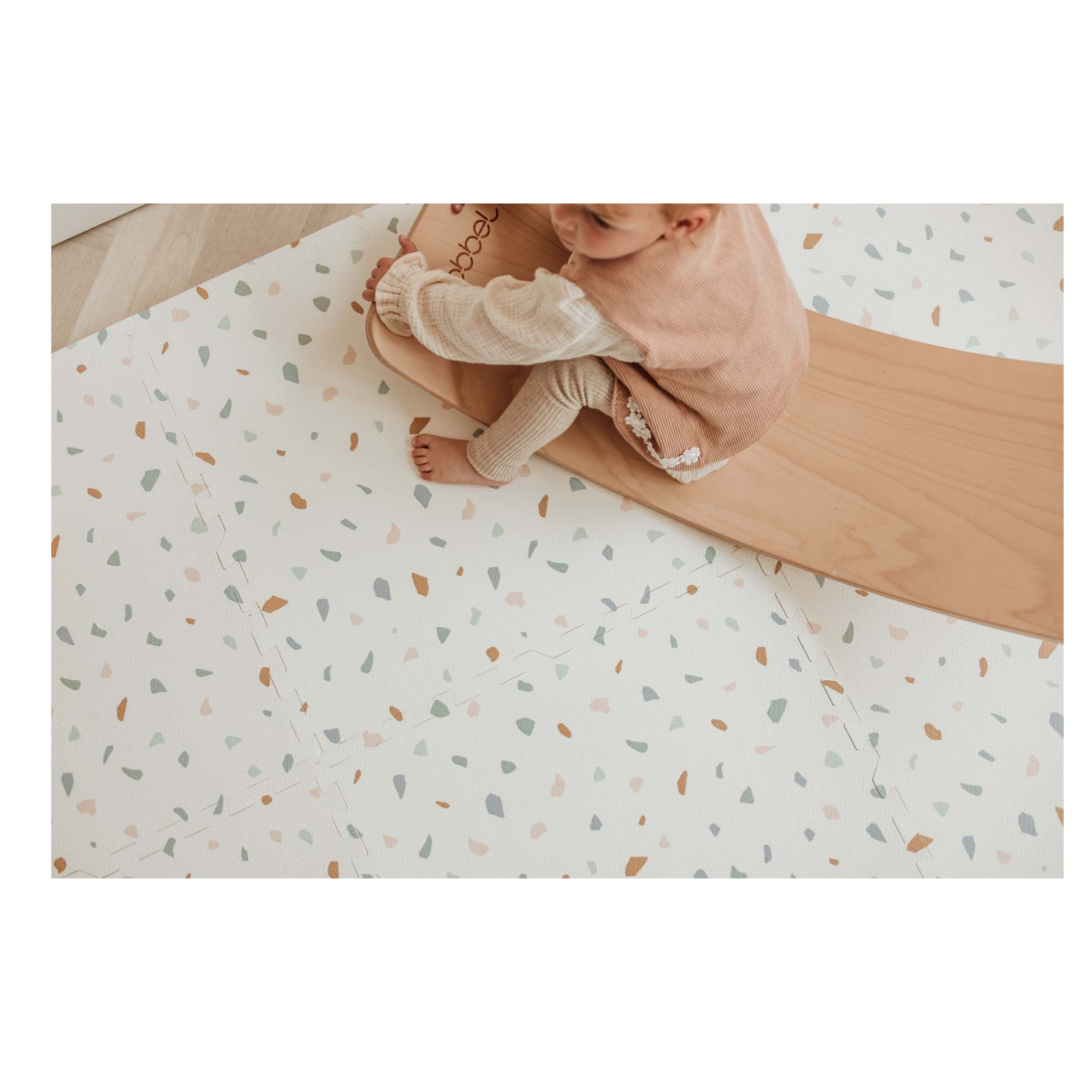 PLAY & GO Puzzlemat, Storage Box and Mini House - Village