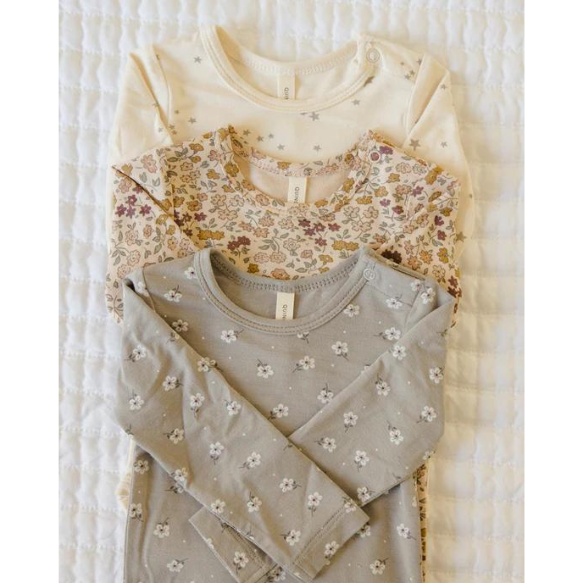 QUINCY MAE Bamboo Long Sleeve Bodysuit - Blue Ditsy