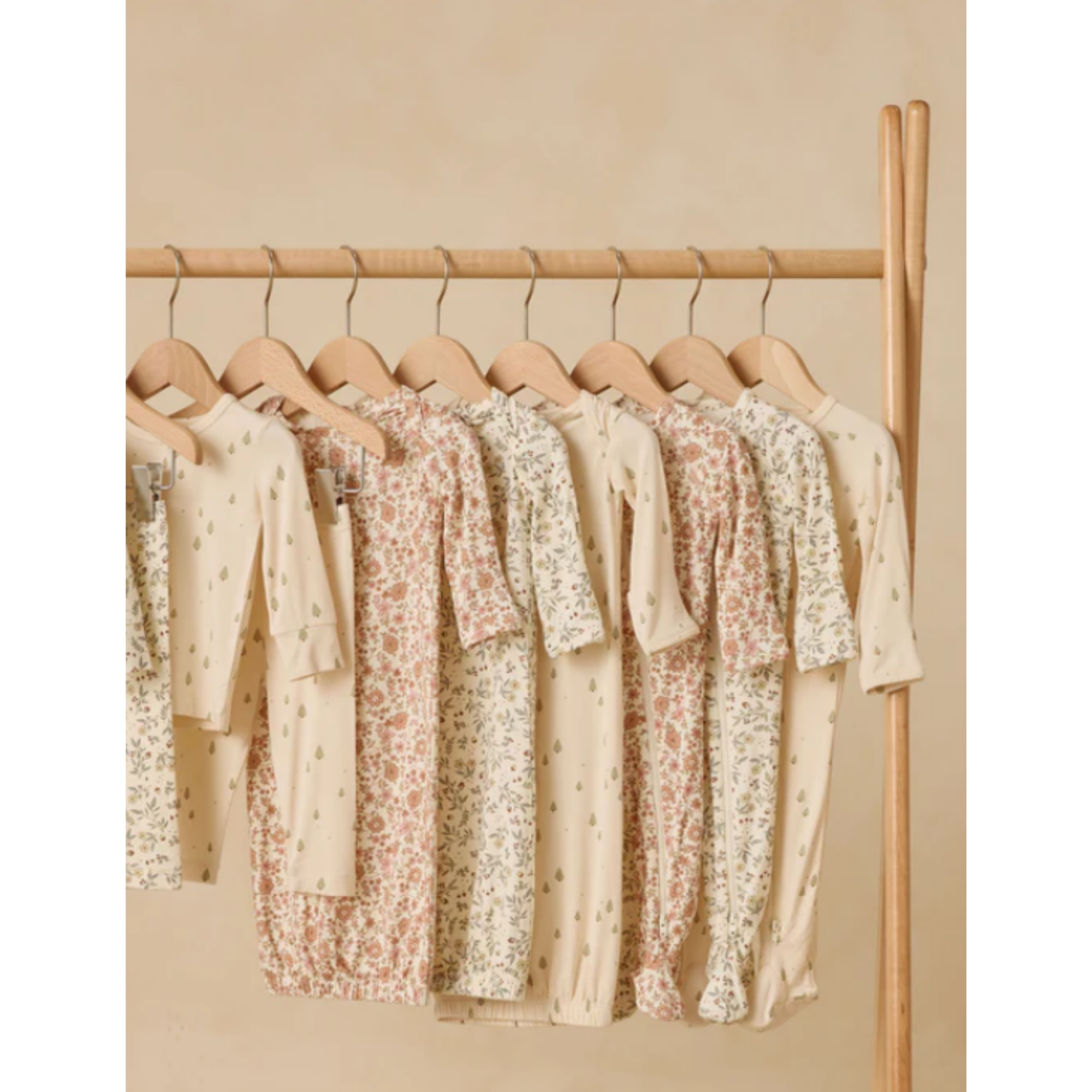 QUINCY MAE Bamboo Zip Footie - Bloom