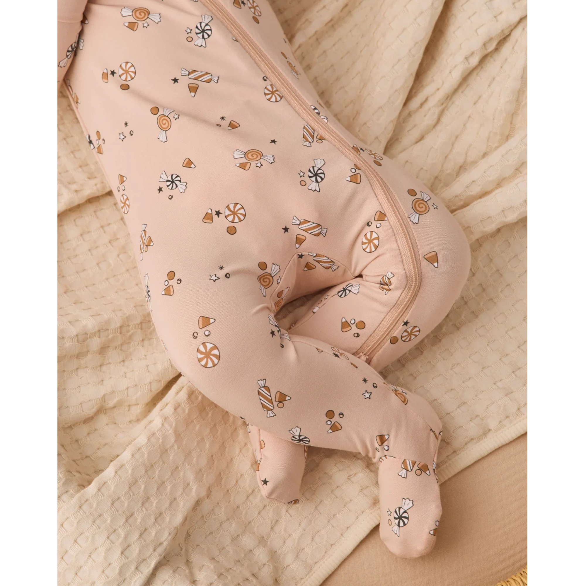 QUINCY MAE Bamboo Zip Footie - Candy