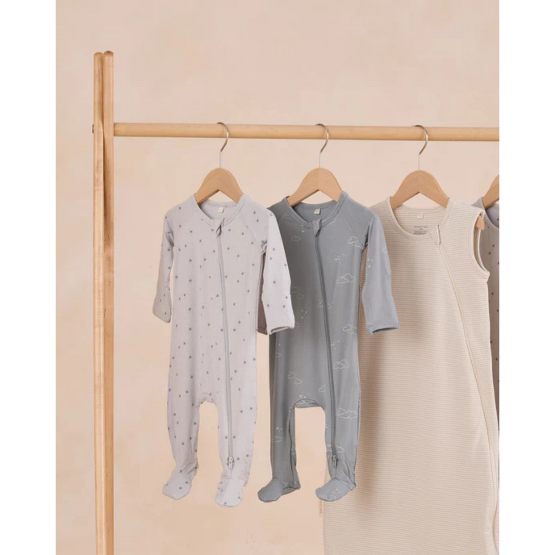QUINCY MAE Bamboo Zip Footie - Clouds