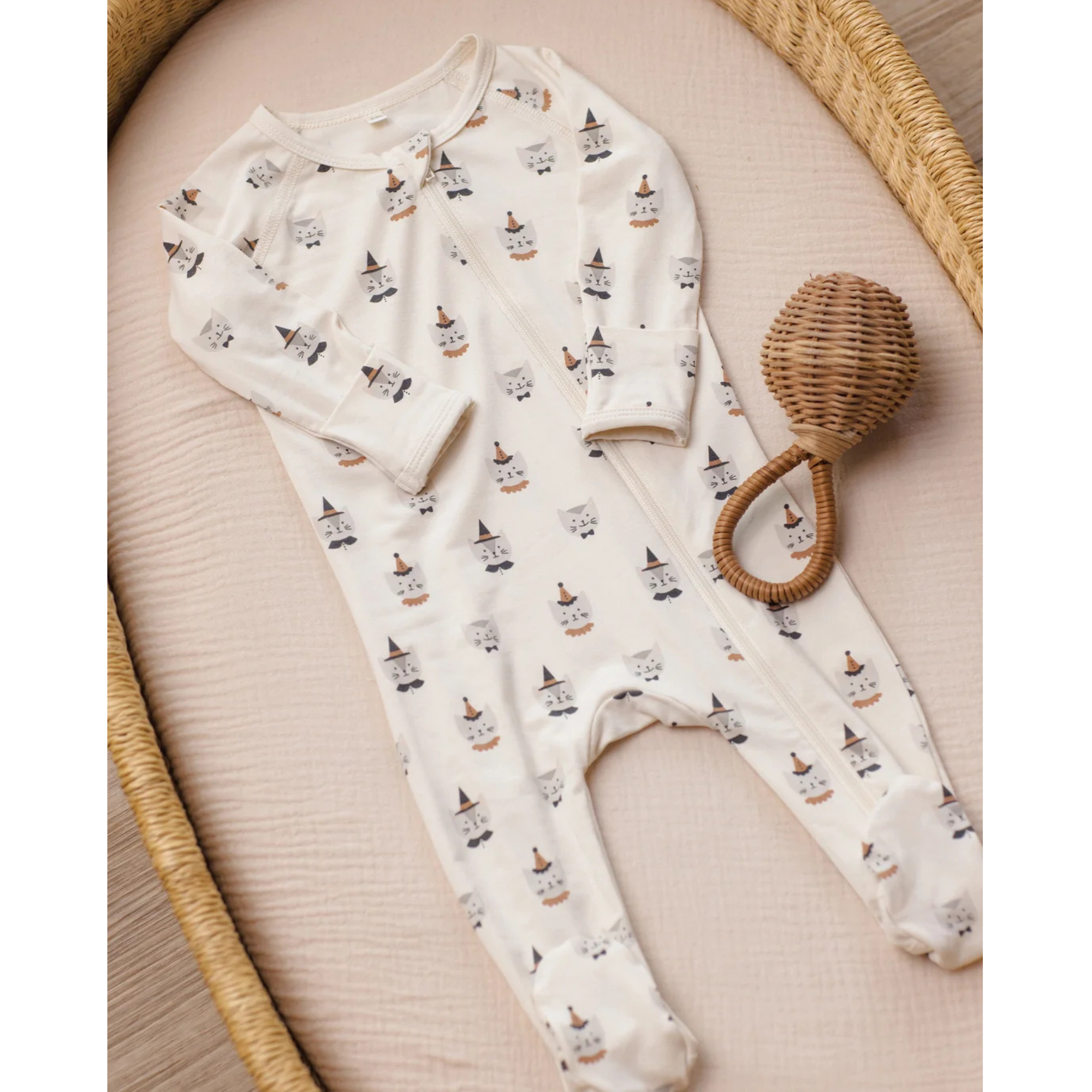 QUINCY MAE Bamboo Zip Footie - Costume Kittens