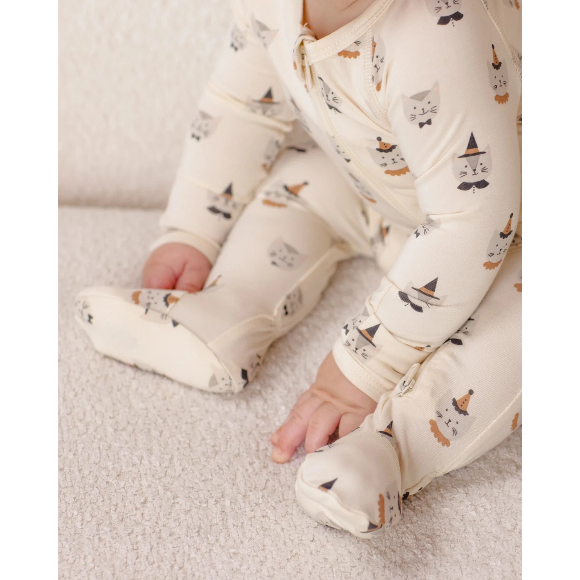 QUINCY MAE Bamboo Zip Footie - Costume Kittens