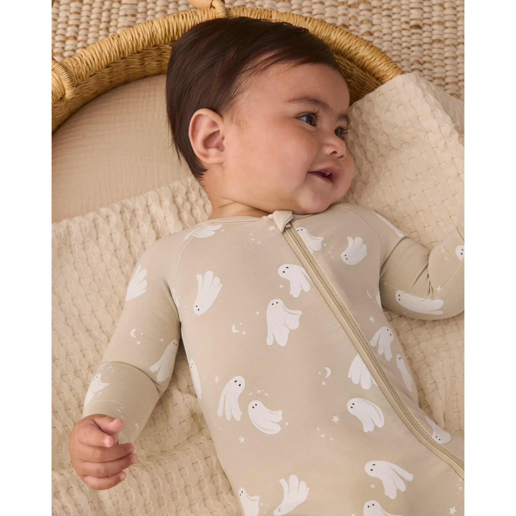 QUINCY MAE Bamboo Zip Footie - Dancing Ghosts