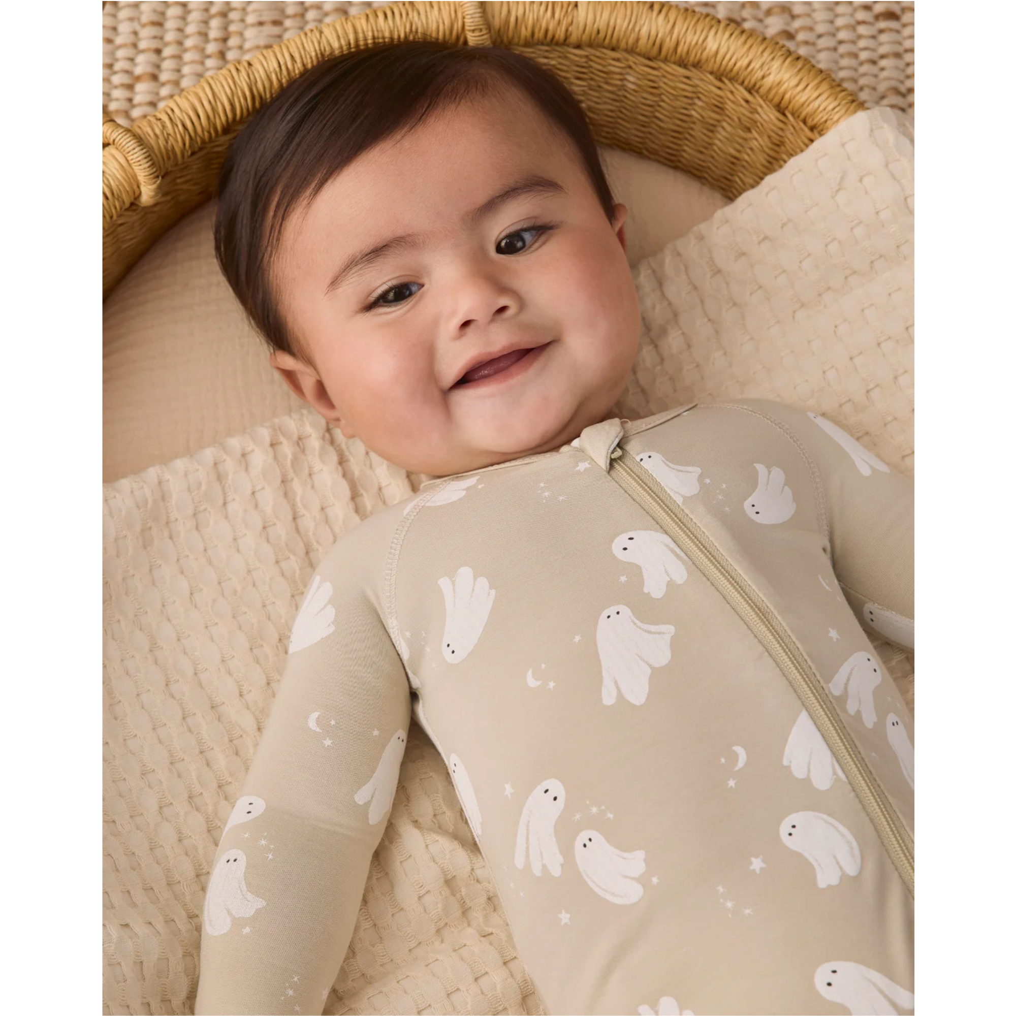 QUINCY MAE Bamboo Zip Footie - Dancing Ghosts