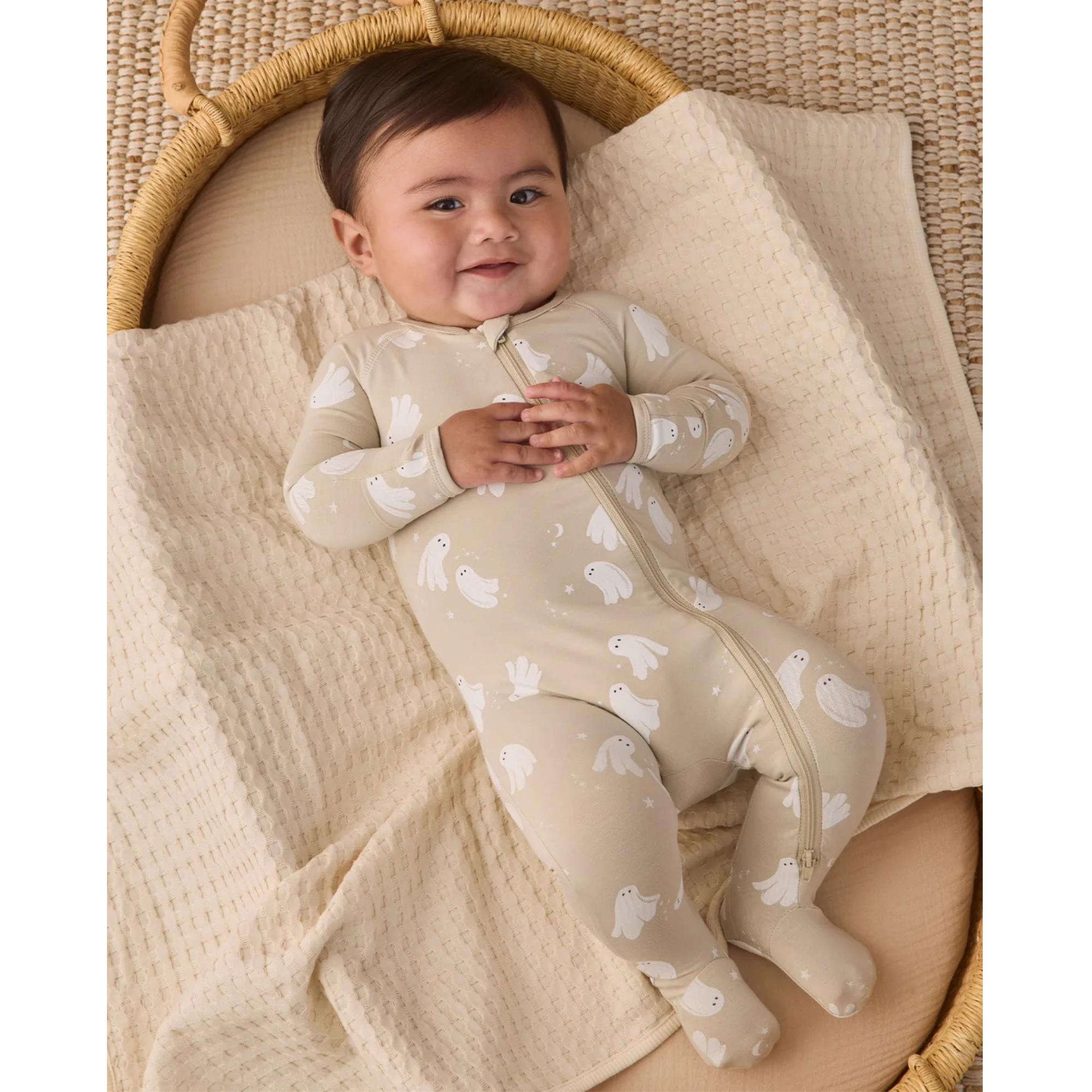 QUINCY MAE Bamboo Zip Footie - Dancing Ghosts