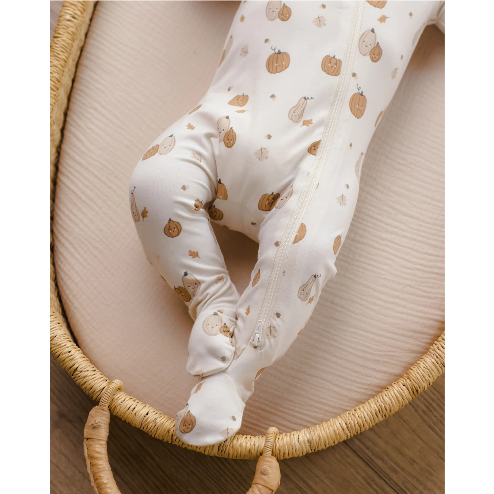 QUINCY MAE Bamboo Zip Footie - Harvest Friends