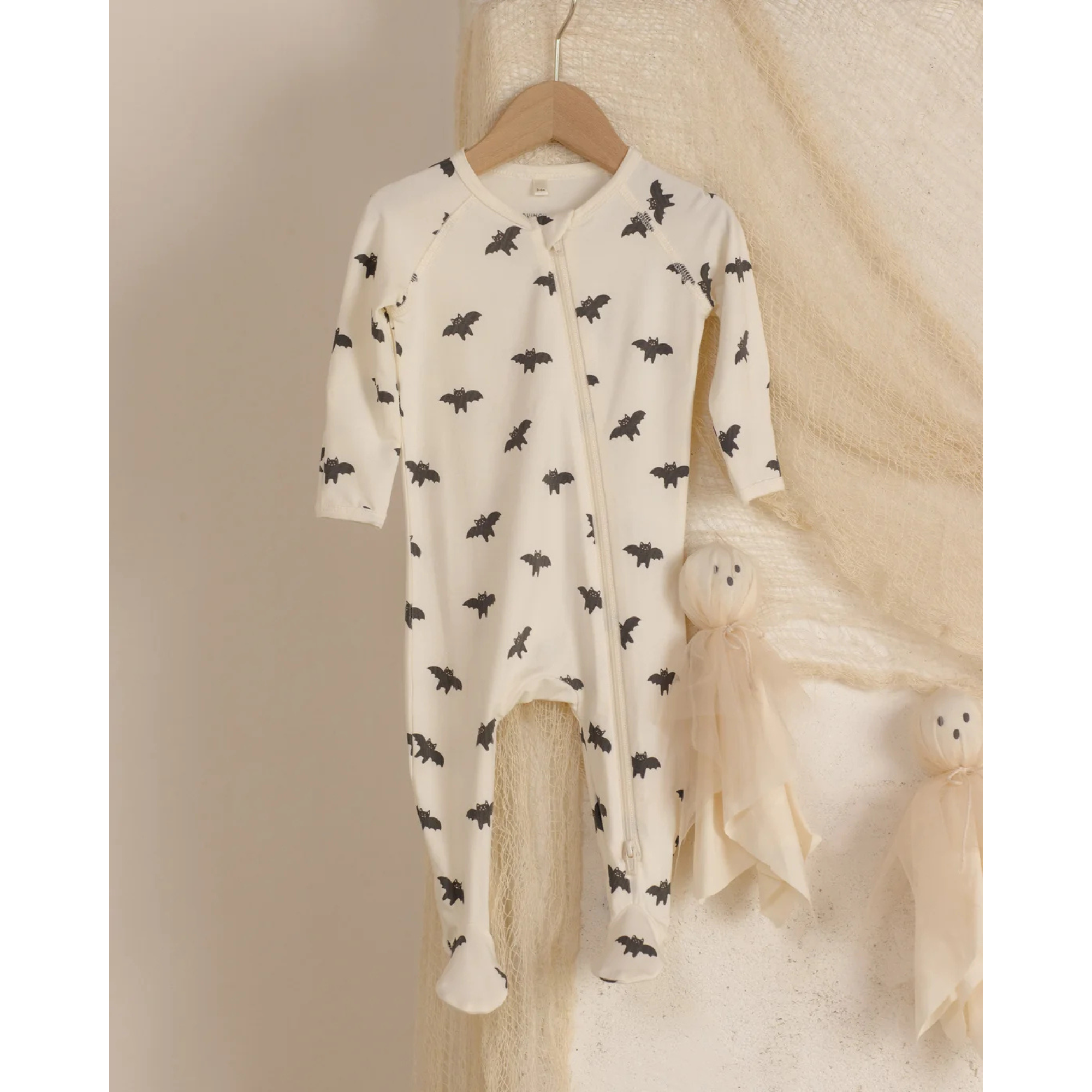 QUINCY MAE Bamboo Zip Footie Sleeper - Bats