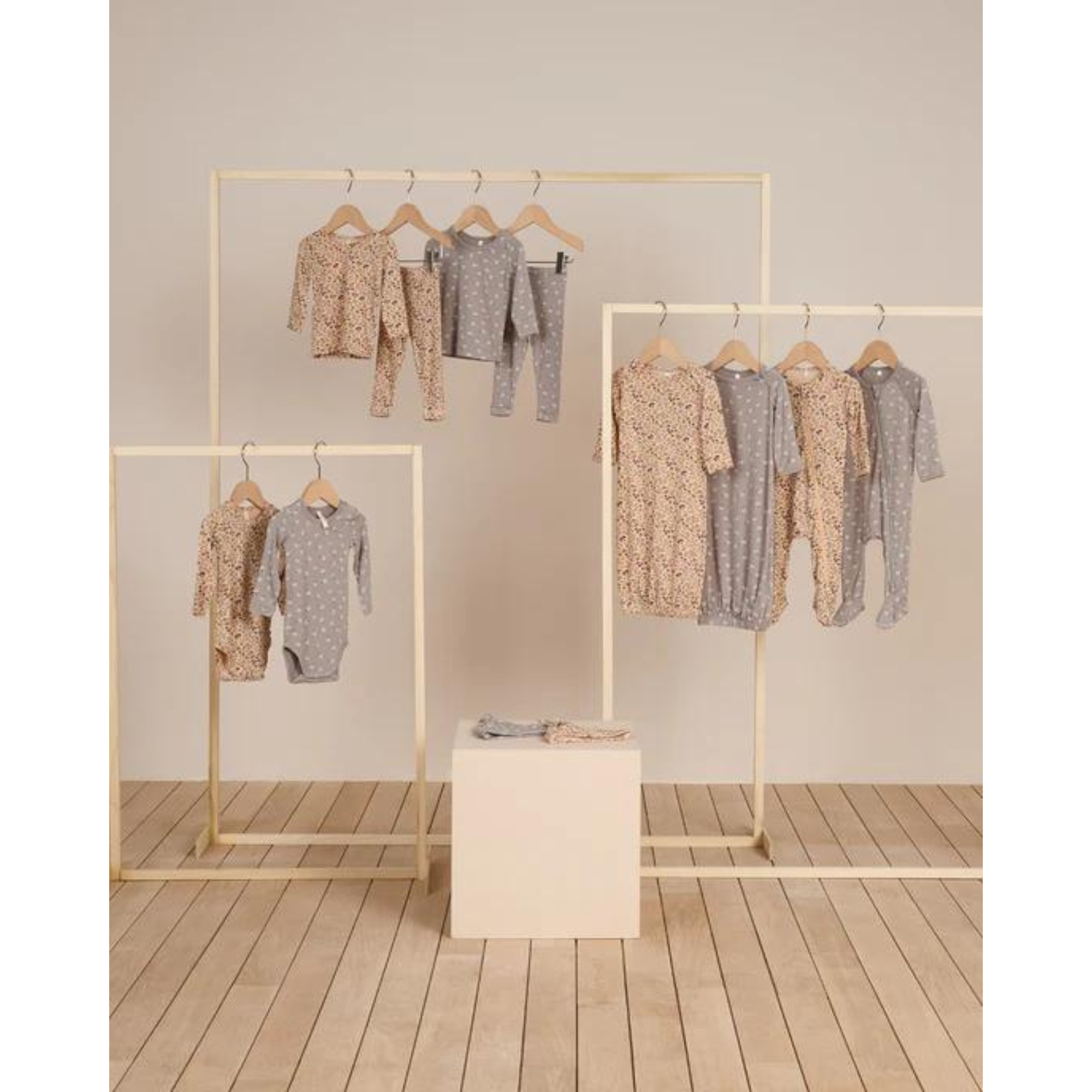 Bonnet noué QUINCY MAE pour bébé 0-6 mois - Motif à pois bleus