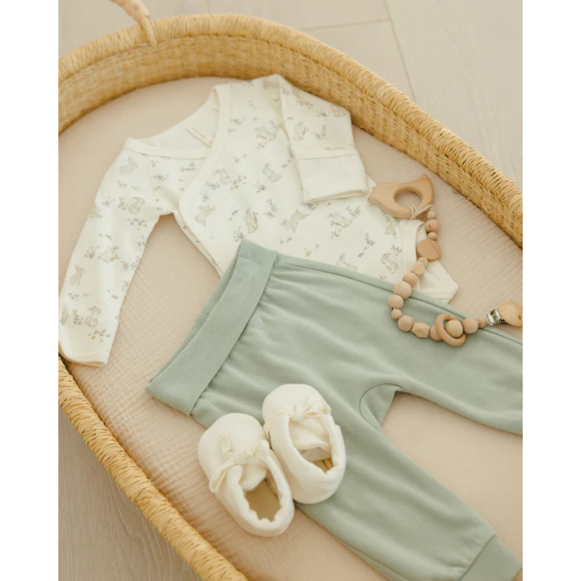 QUINCY MAE Side Snap Bodysuit - Bunnies