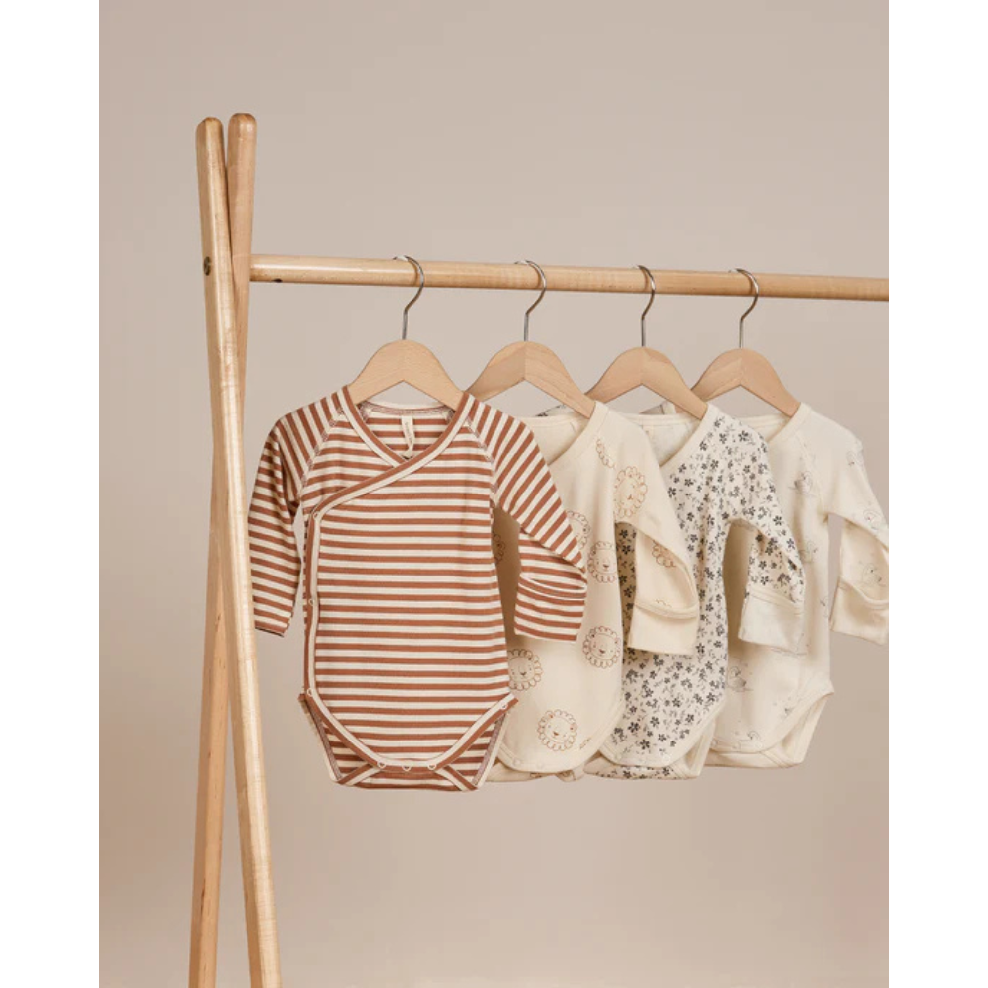 QUINCY MAE Side Snap Bodysuit - Lions