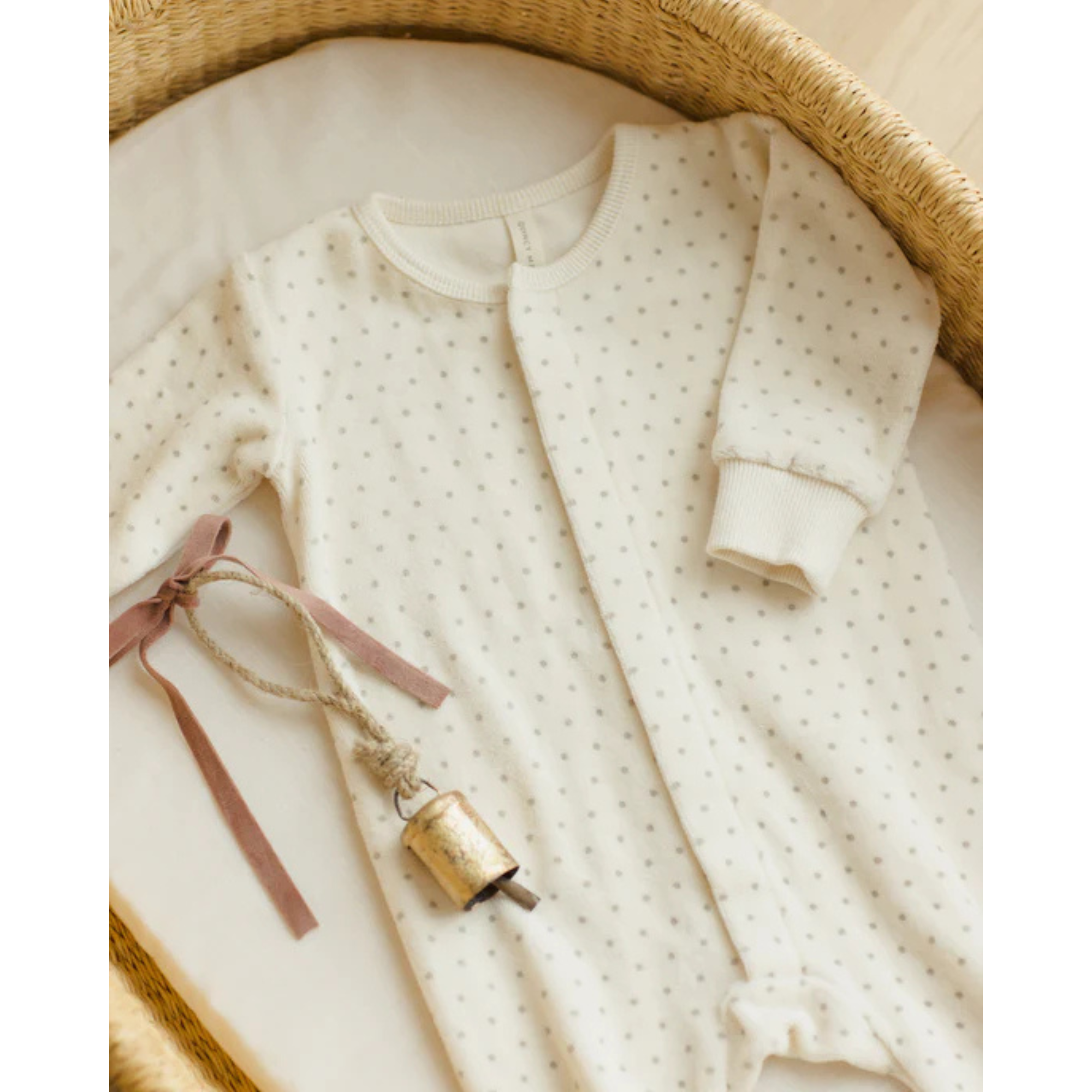 QUINCY MAE Velour Hidden Snap Footie - Polka Dot