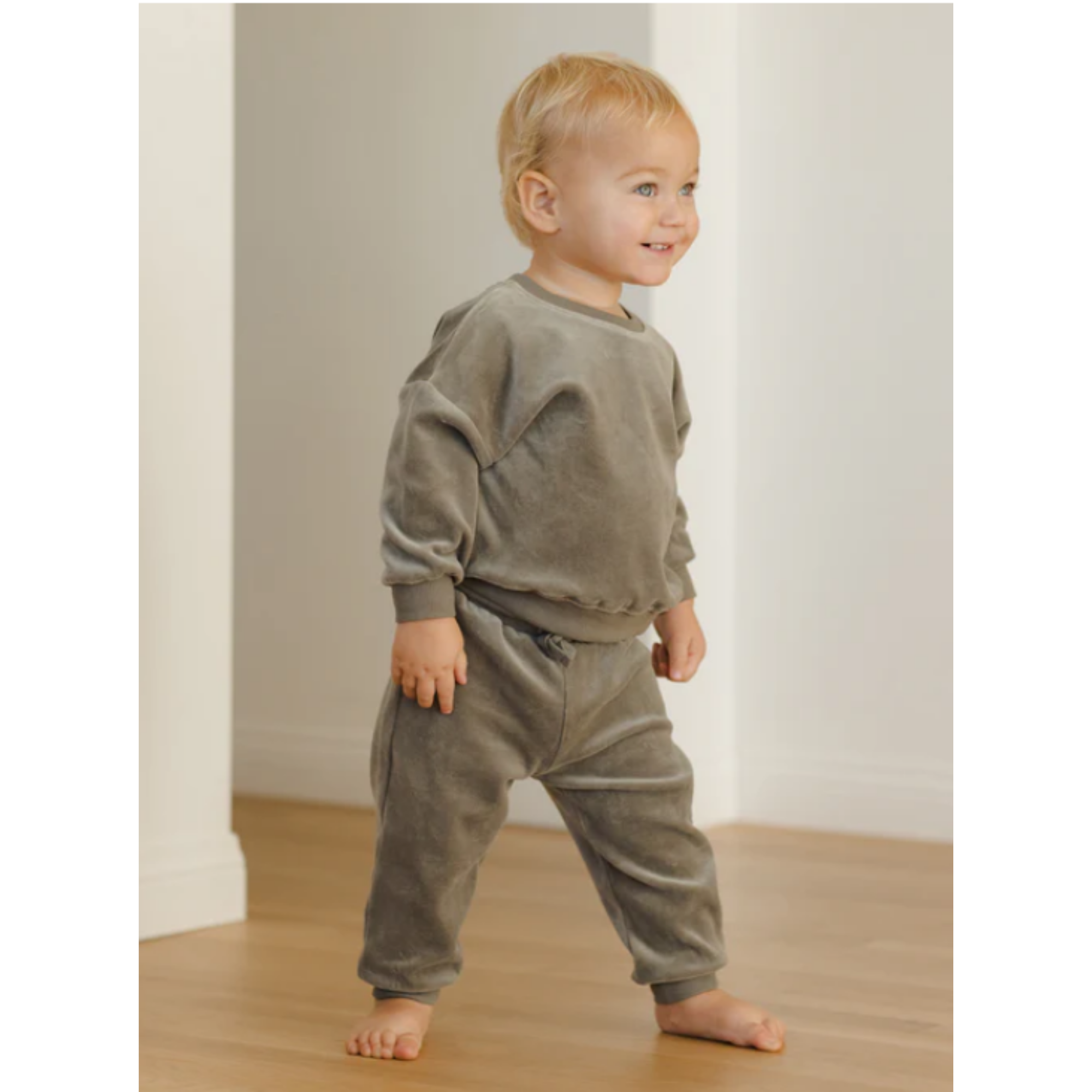 QUINCY MAE Velour Relaxed Sweatshirt - Forest