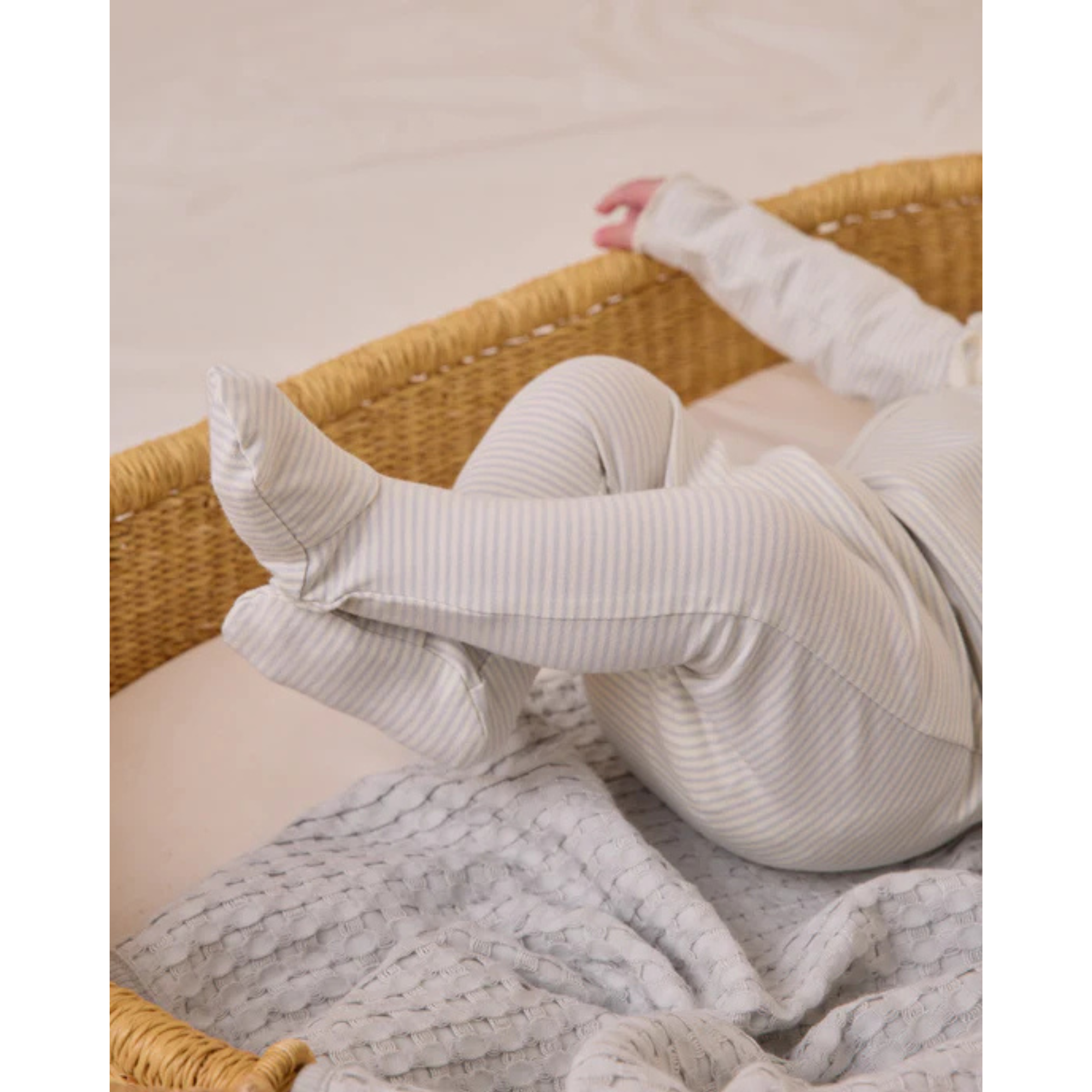 QUINCY MAE Ensemble haut cache-cœur et pantalon à pieds - Rayures micro ciel