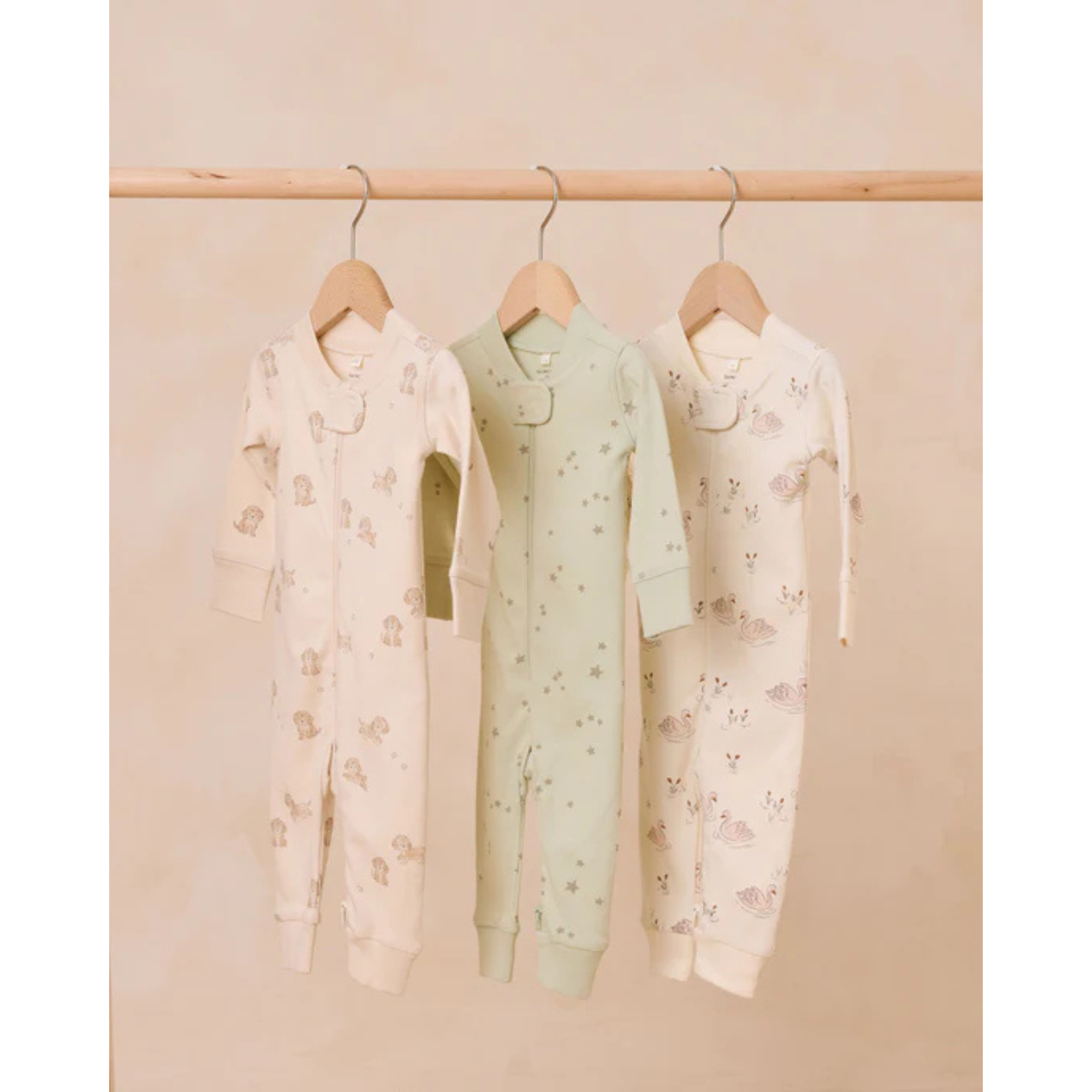 QUINCY MAE Zip Long Sleeve Sleeper - Puppies