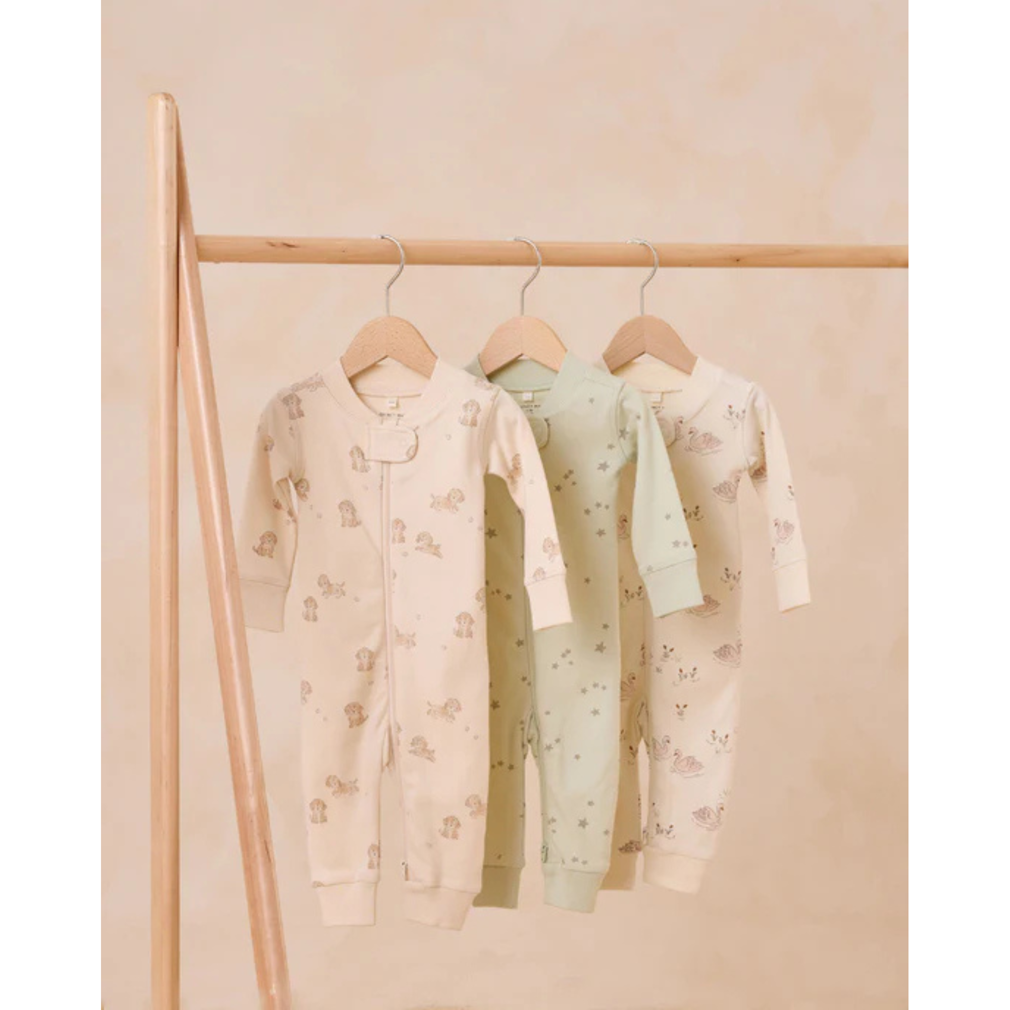 QUINCY MAE Zip Long Sleeve Sleeper - Puppies