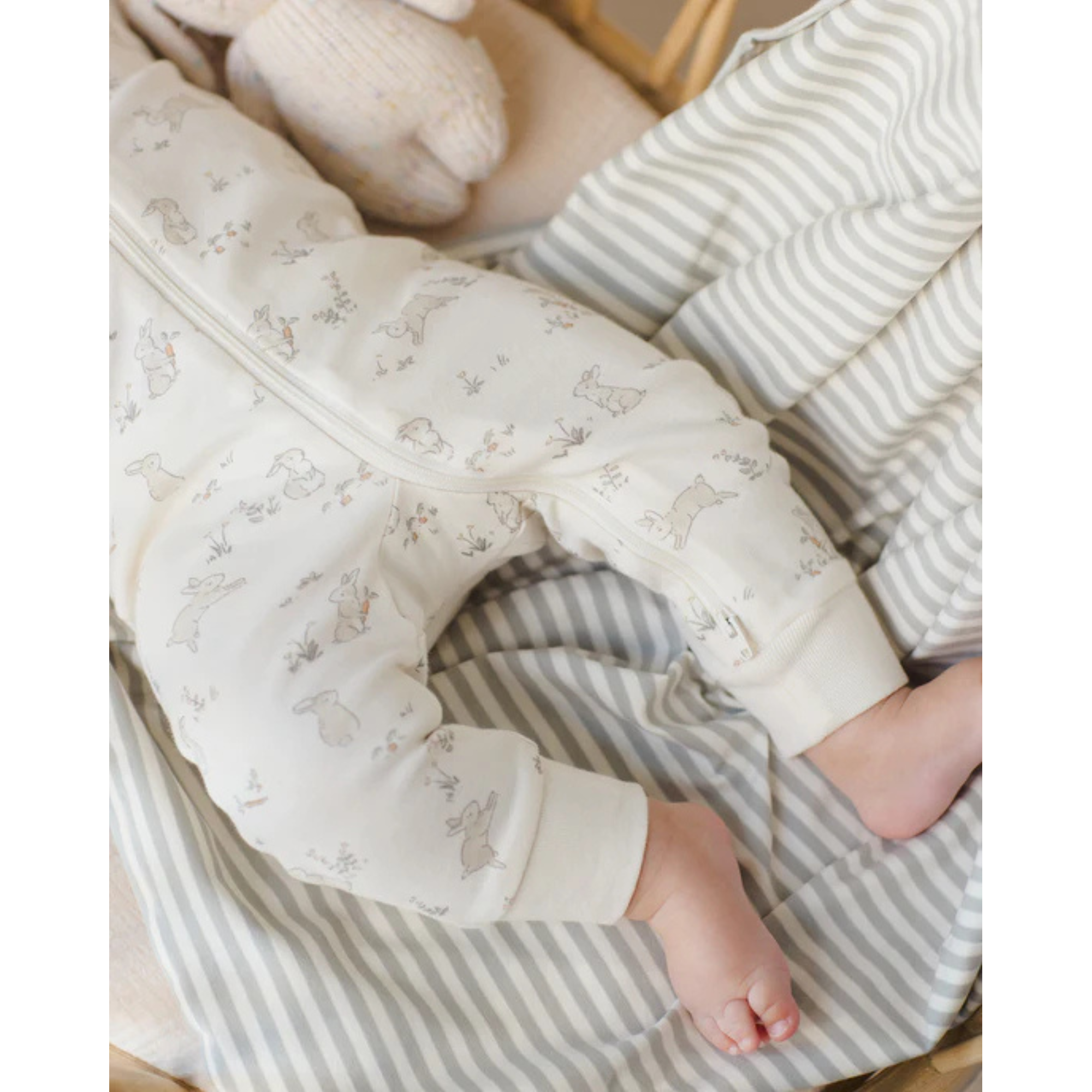 QUINCY MAE Zip Longsleeve Sleeper - Bunnies