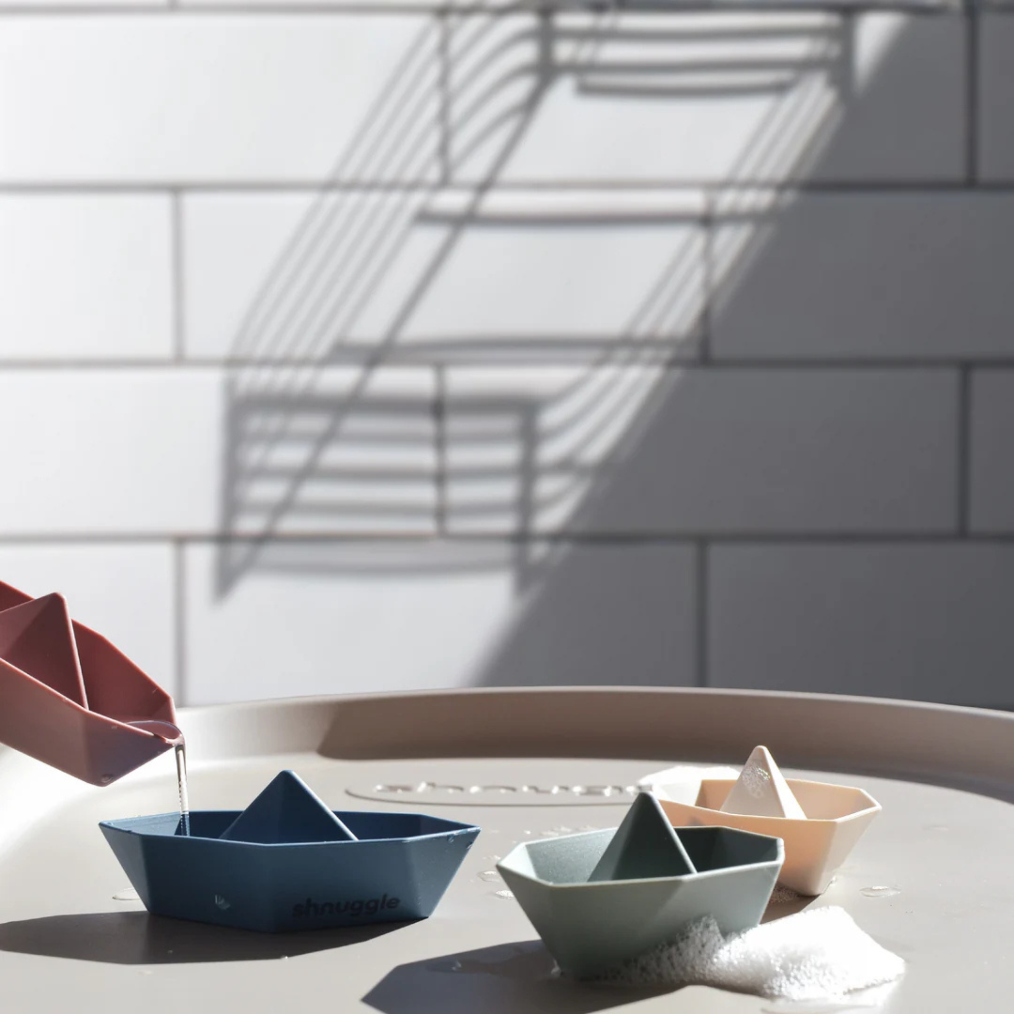 SHNUGGLE Stack and Sail Bath Boat Toys (4-Pack)