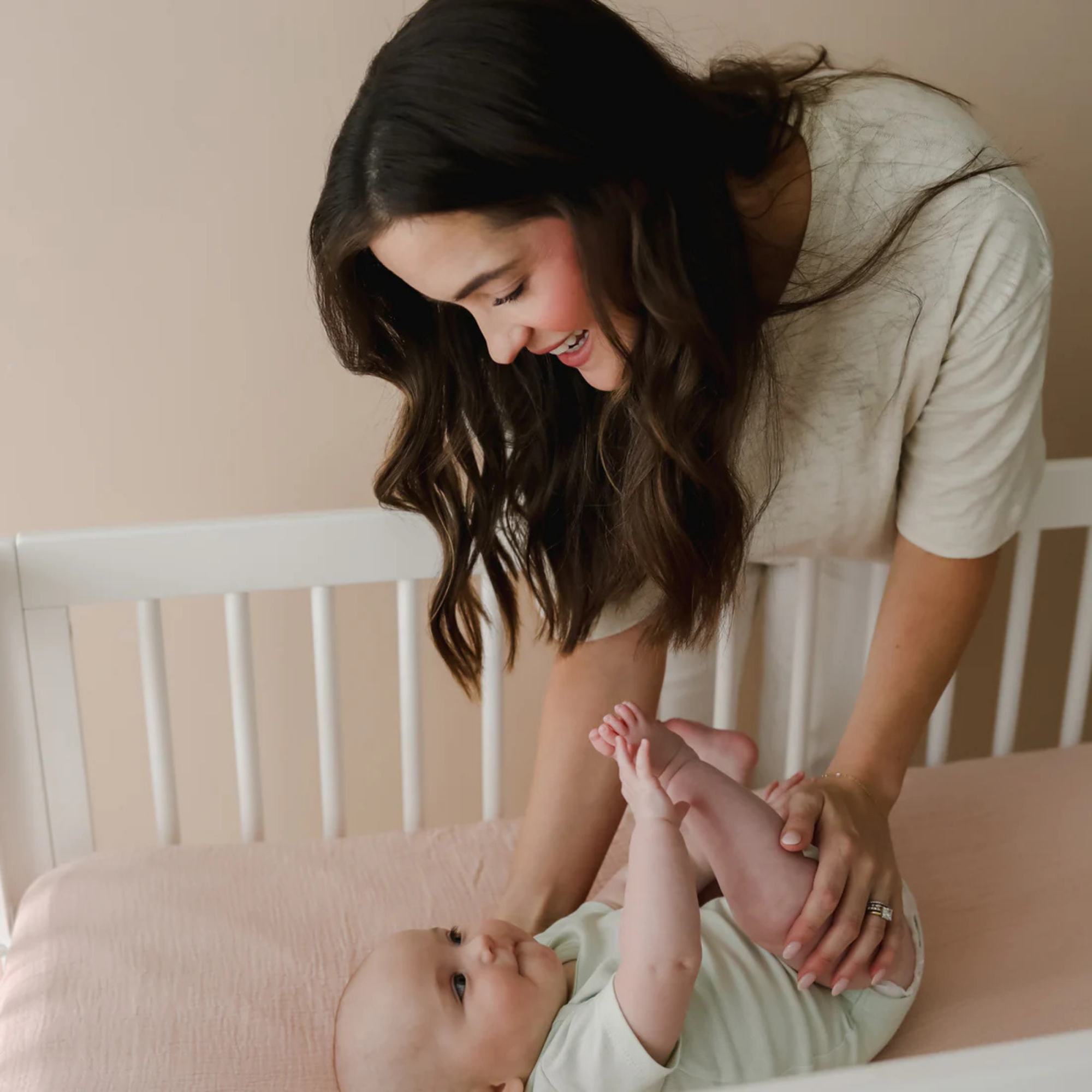 SNUGGLE ME Muslin Crib Sheets - Petal + Gumdrop