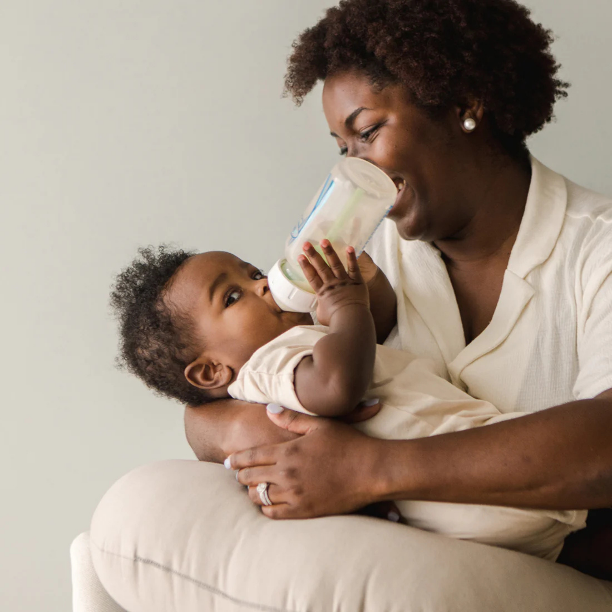 Coussin d'allaitement et de soutien biologique SNUGGLE ME - Bouleau