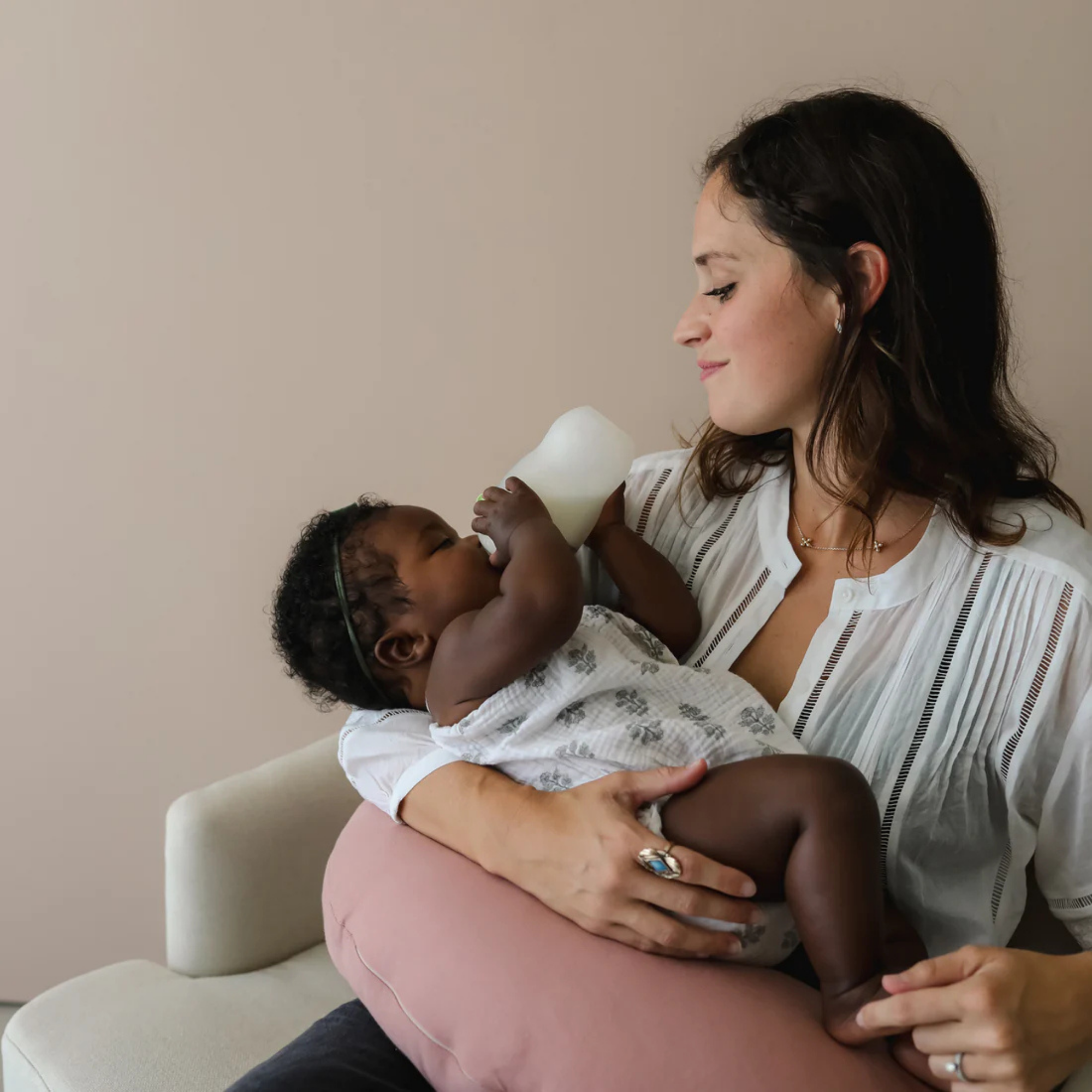 SNUGGLE ME ORGANIC Feeding + Support Pillow - Gumdrop