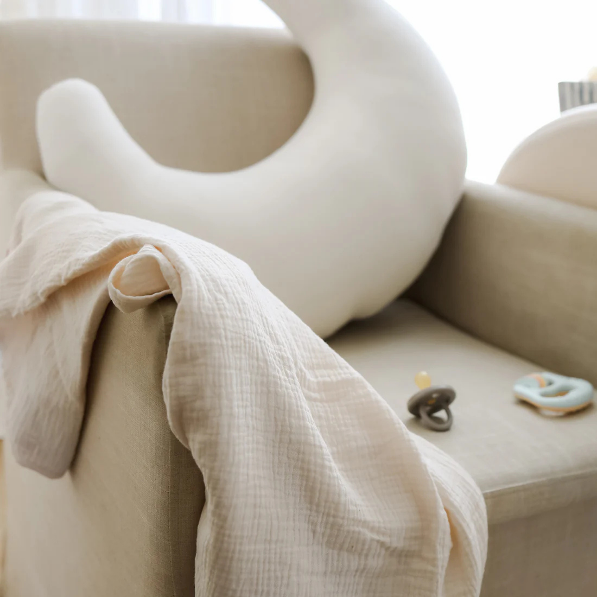 SNUGGLE ME ORGANIC Feeding + Support Pillow - Natural