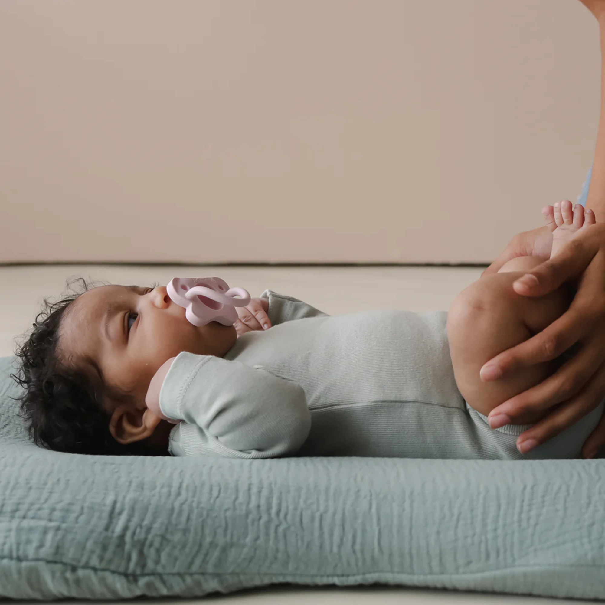 SNUGGLE ME Lounger Curve Muslin Cover