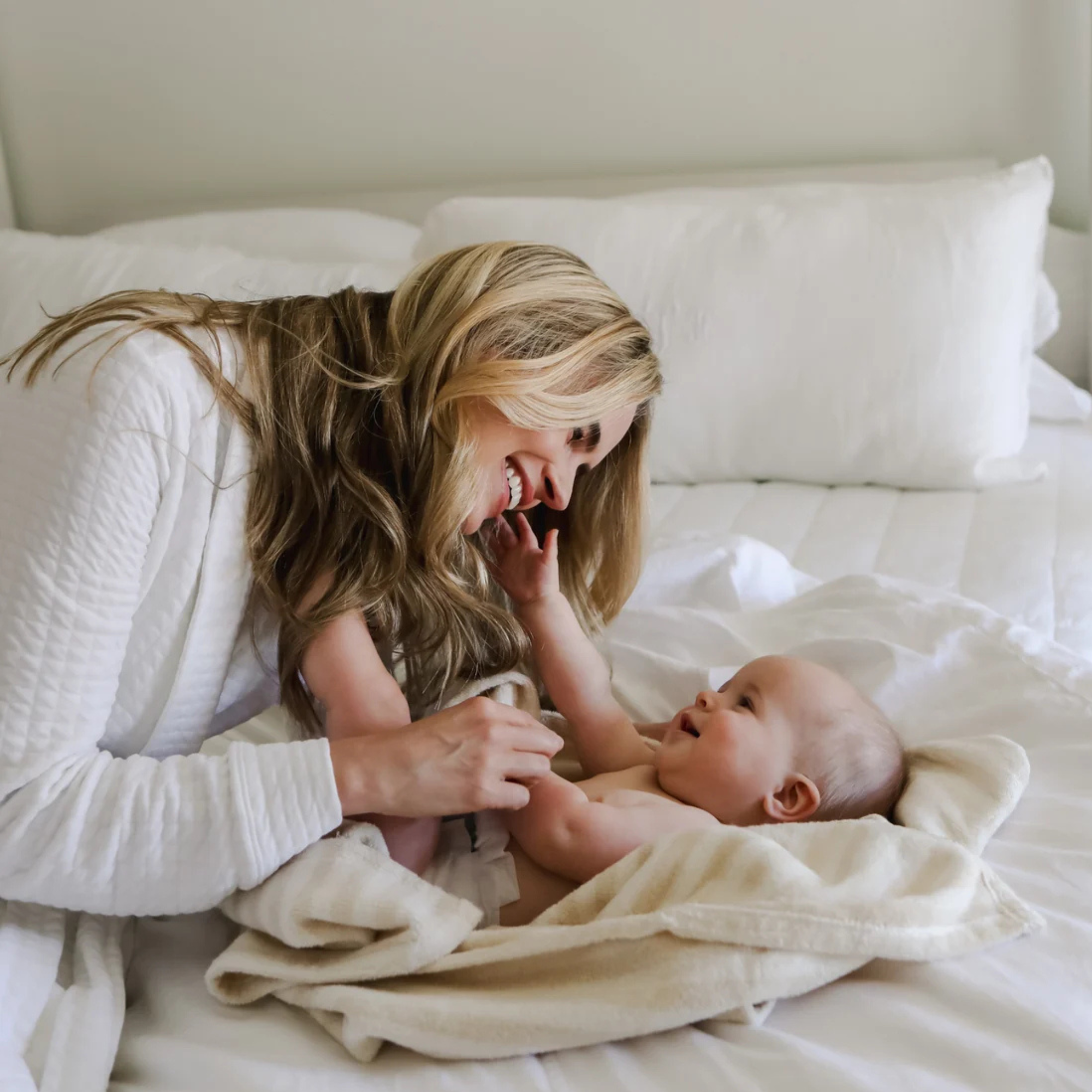 SNUGGLE ME ORGANIC Hooded Towel