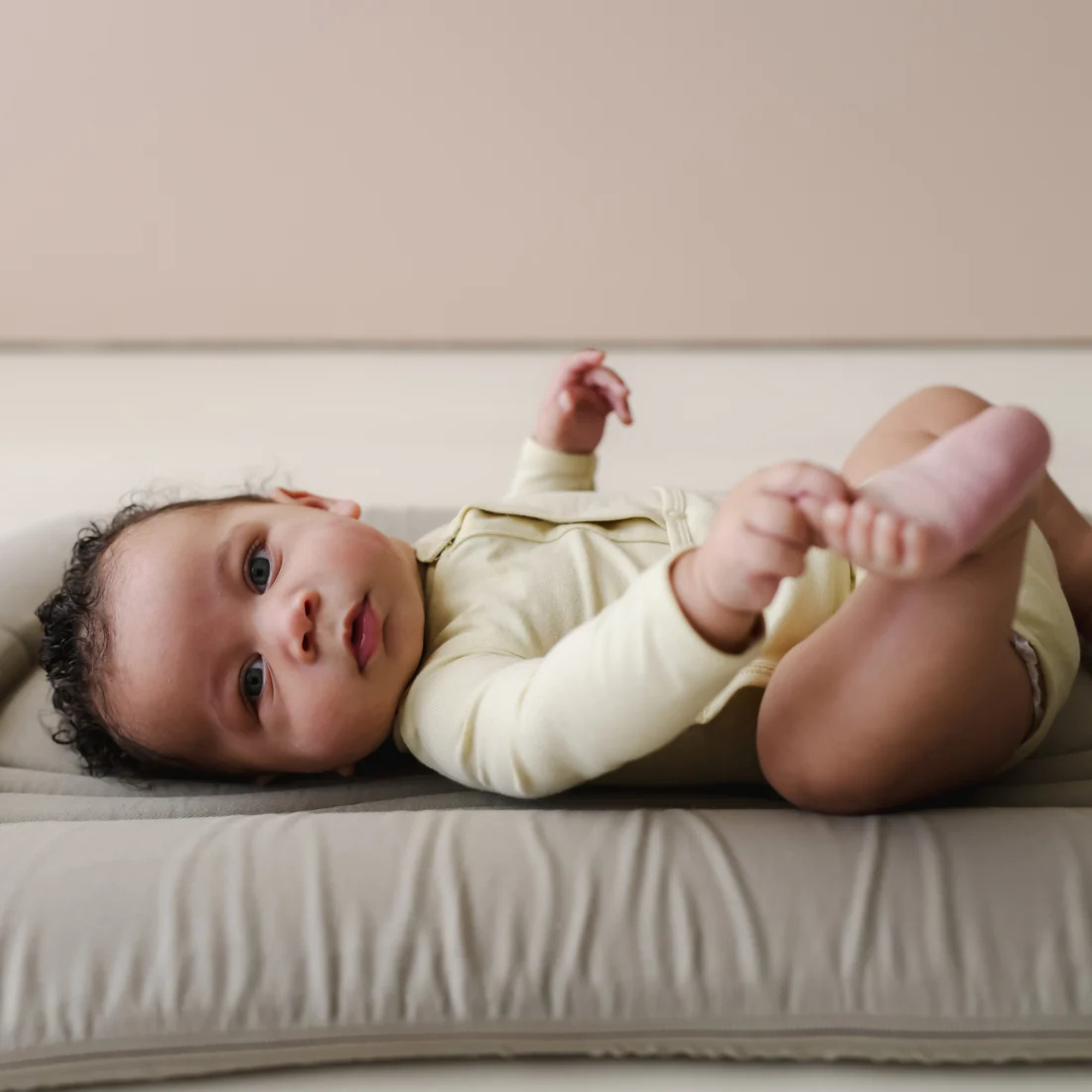 SNUGGLE ME ORGANIC Infant Lounger Wave
