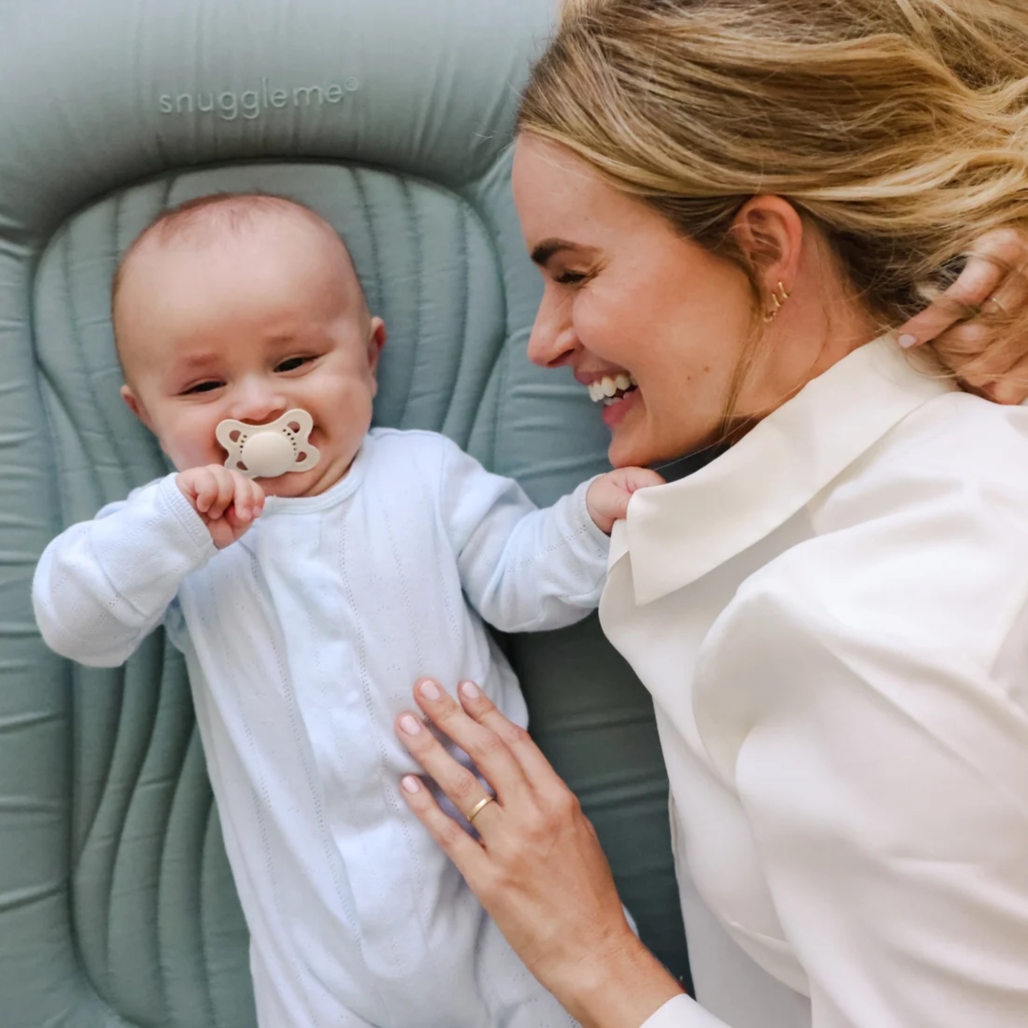 SNUGGLE ME ORGANIC Infant Lounger Wave