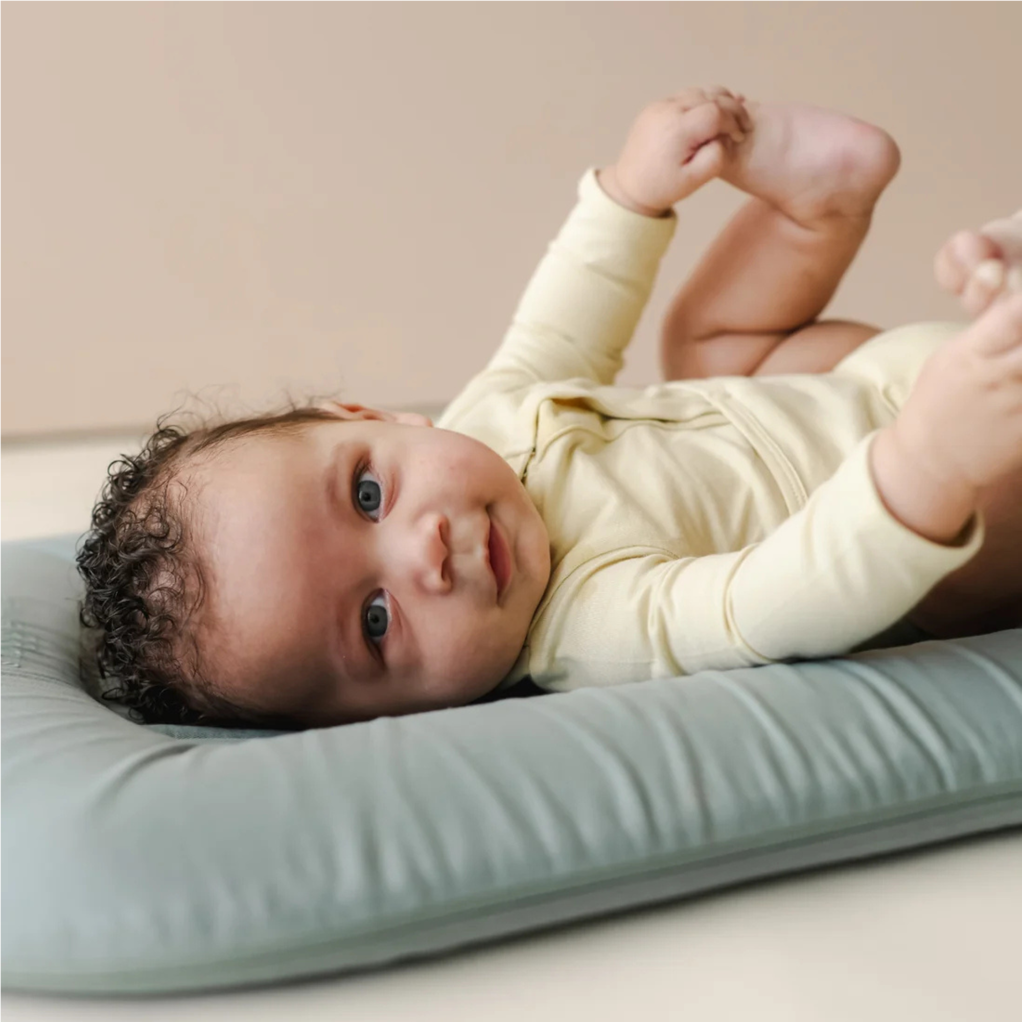SNUGGLE ME ORGANIC Infant Lounger Wave