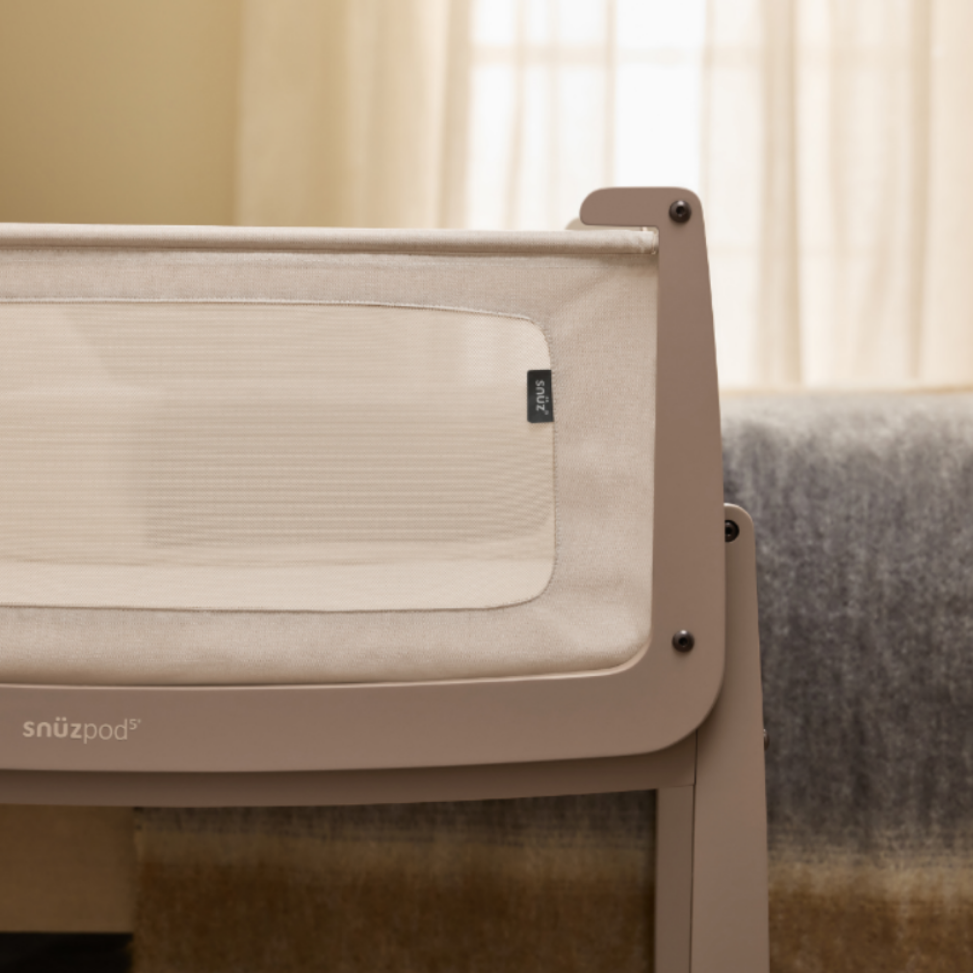 SNUZ SnuzPod5 Bedside Bassinet