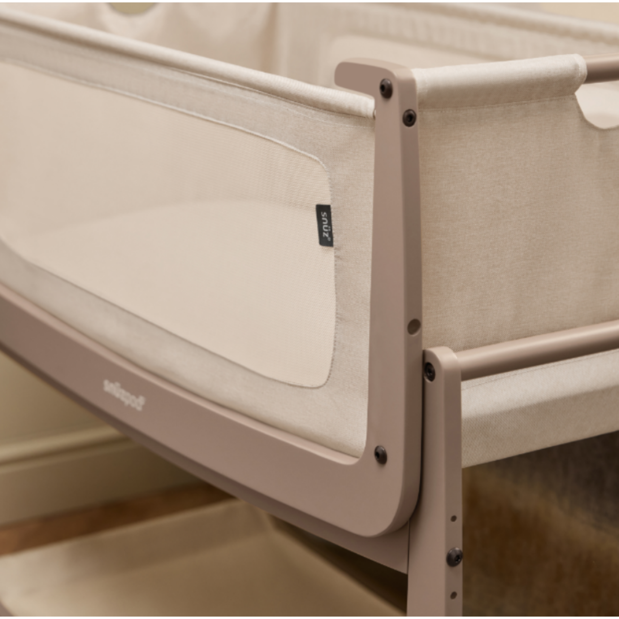 SNUZ SnuzPod5 Bedside Bassinet
