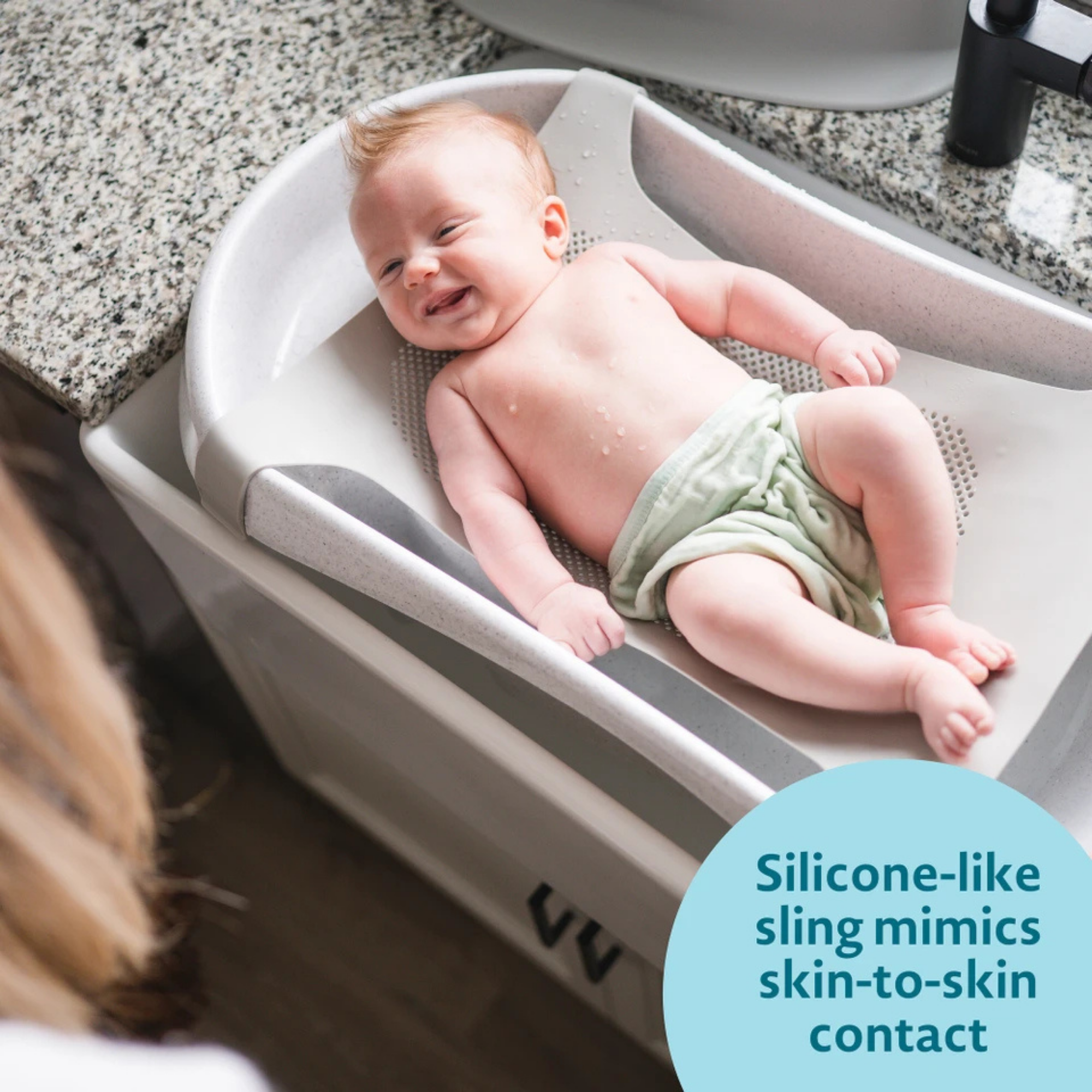 THE FIRST YEARS Rain Shower Baby Spa