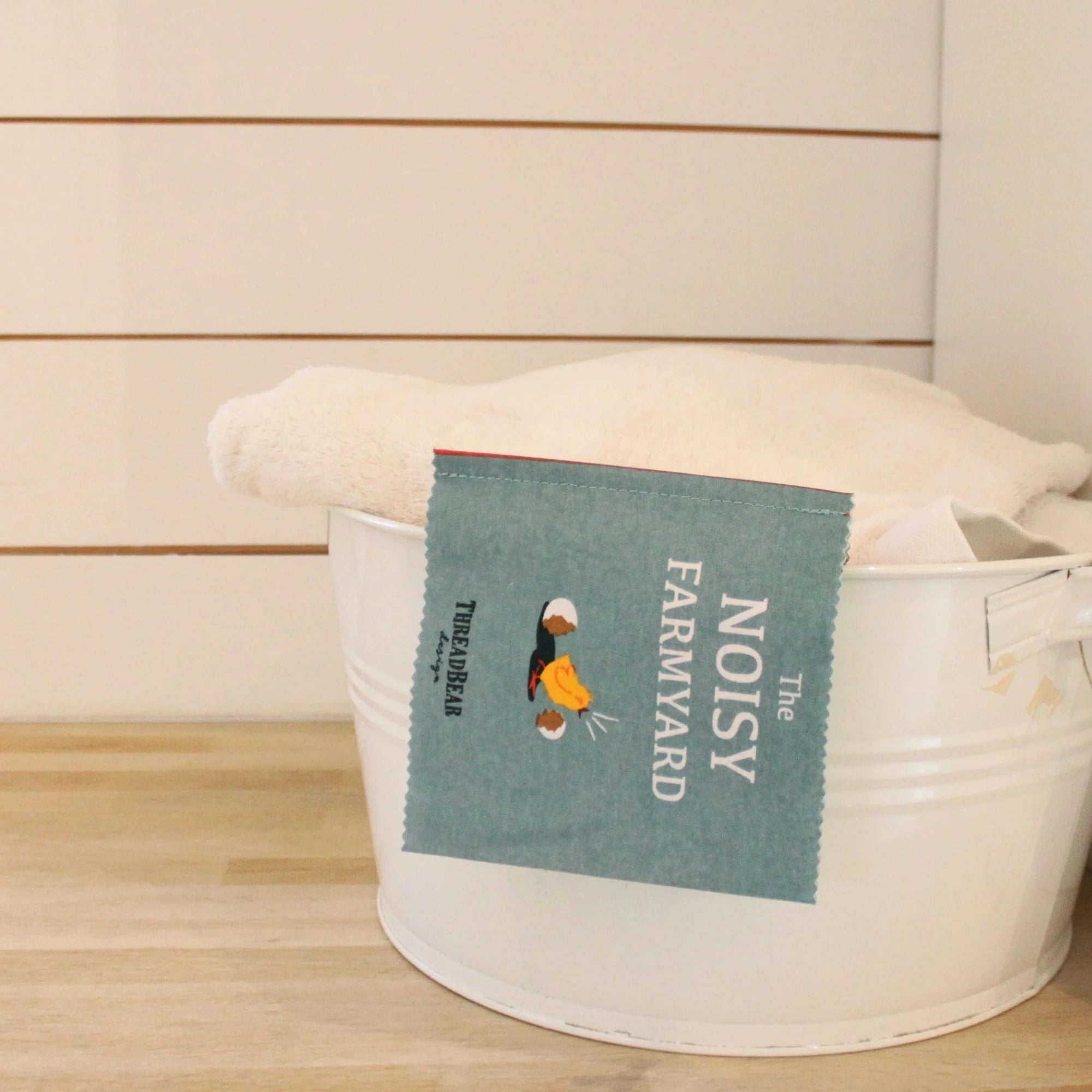 THREADBEAR DESIGN Noisy Farmyard Rag Book