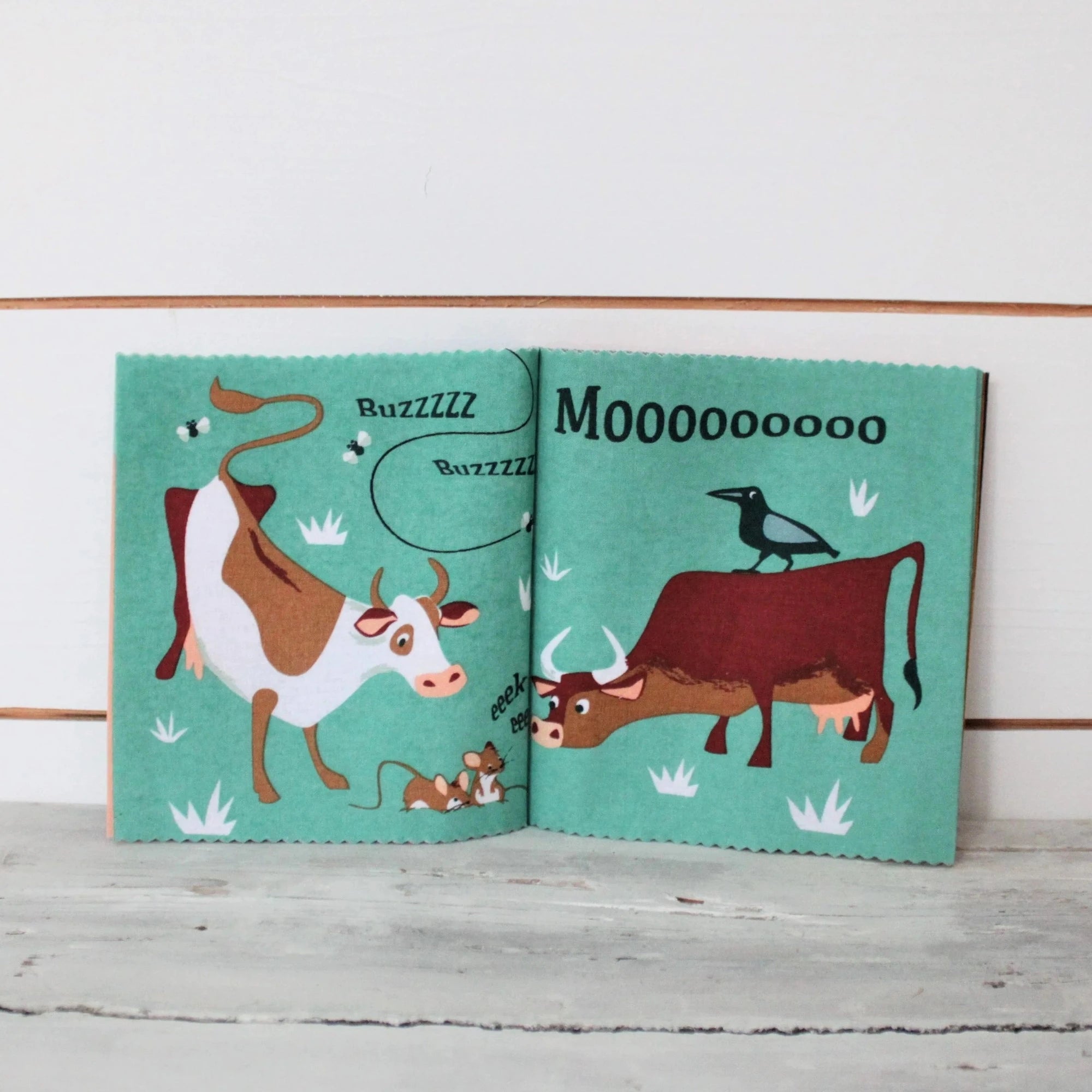 THREADBEAR DESIGN Noisy Farmyard Rag Book