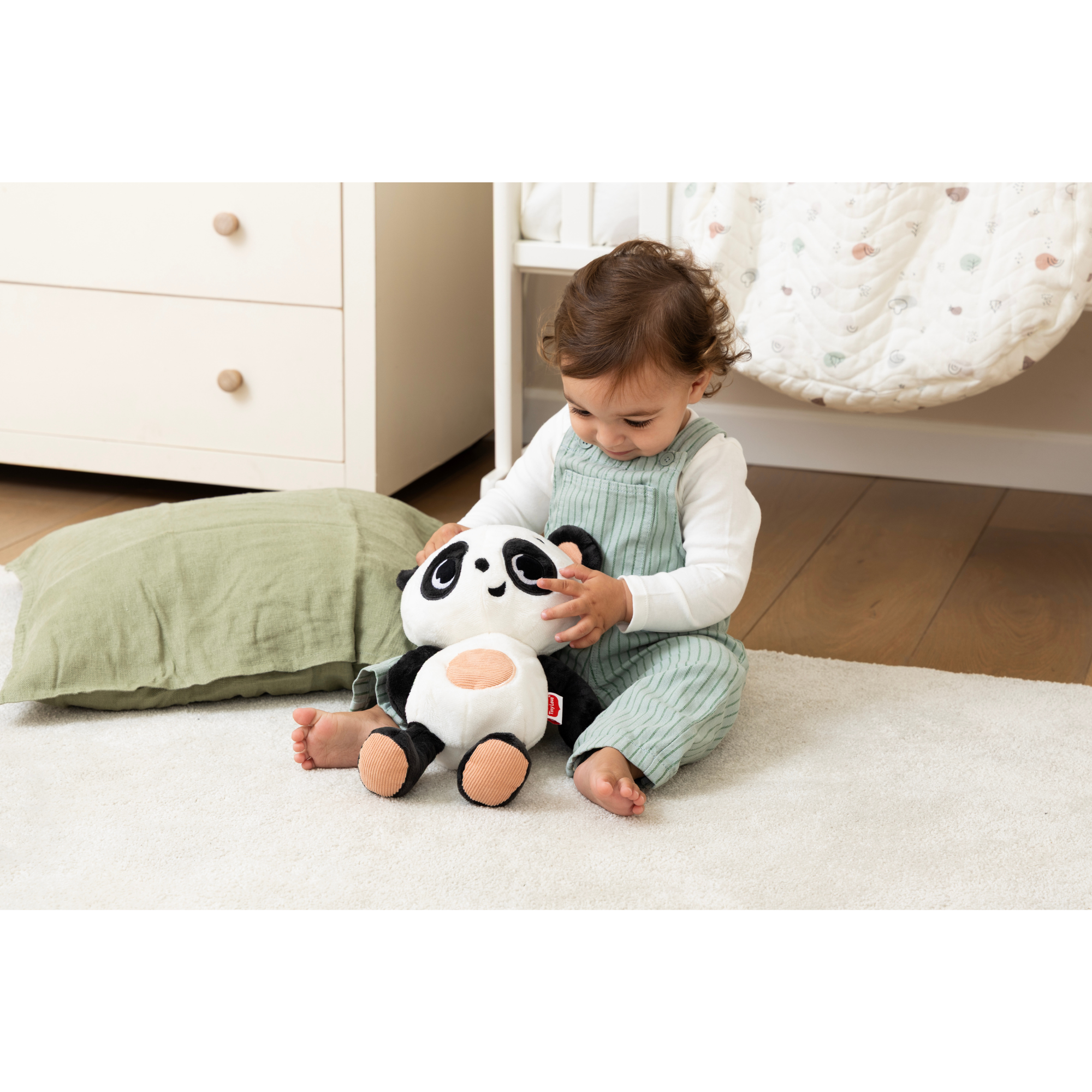 TINY LOVE B&W Décor Plush Panda Snuggly Buddy