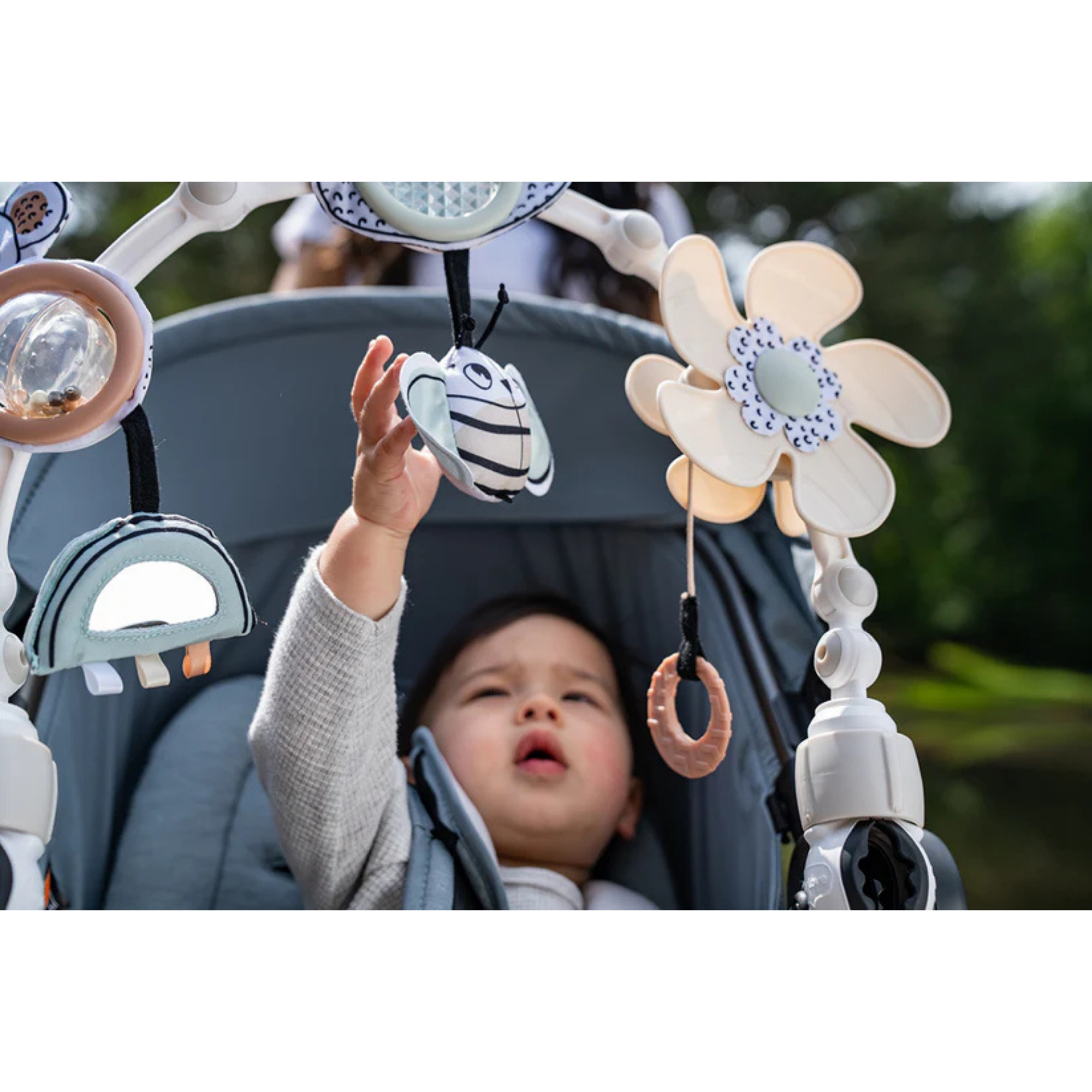 TINY LOVE Black & White Decor Collection Sunny Stroll