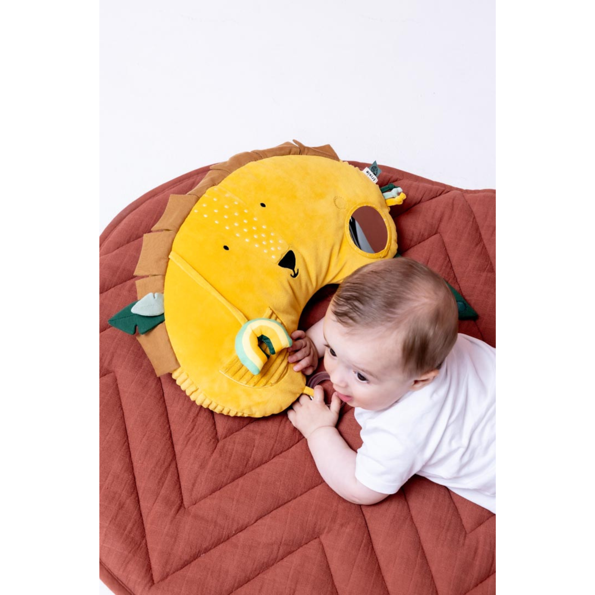 TRIXIE Tummy Time Pillow
