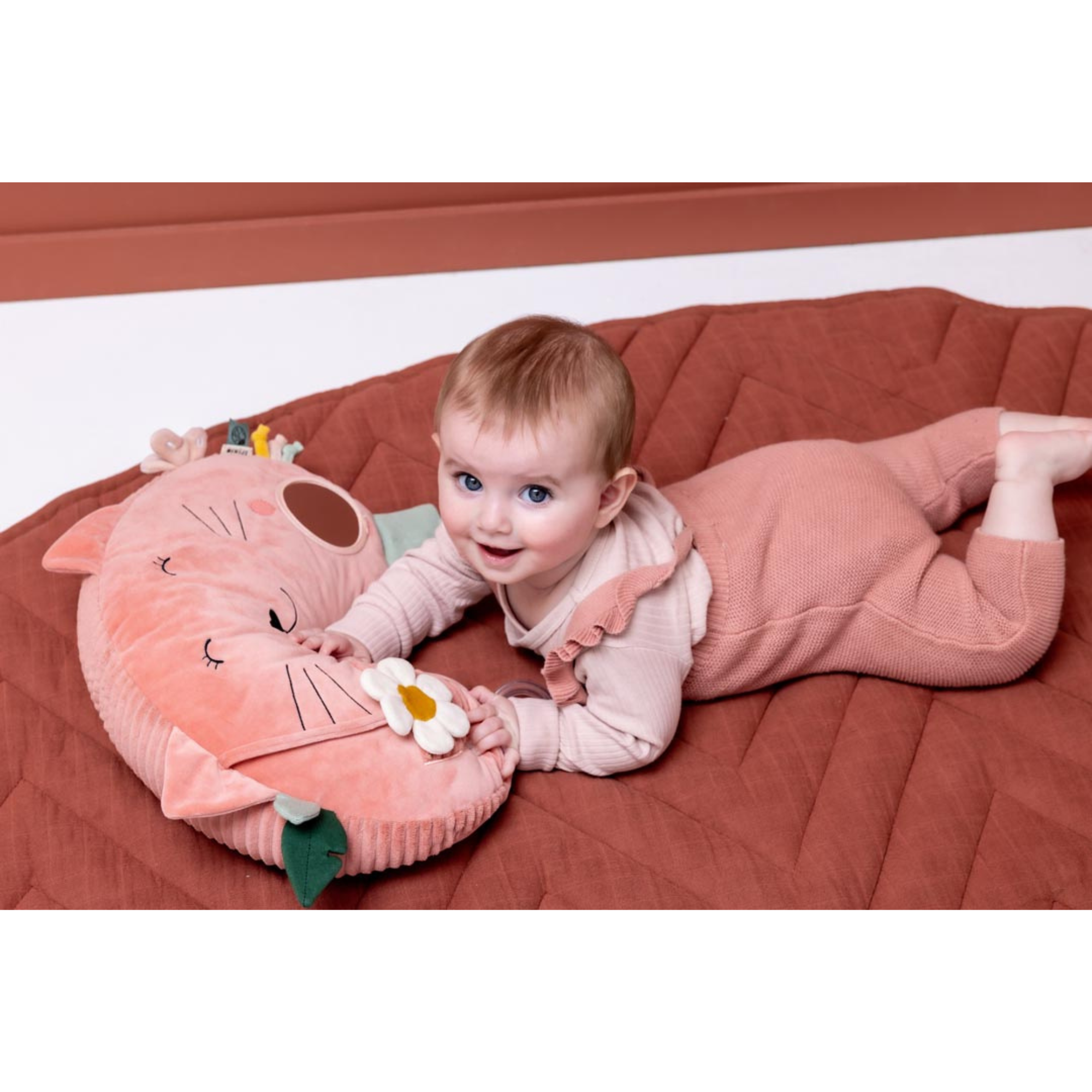 TRIXIE Tummy Time Pillow