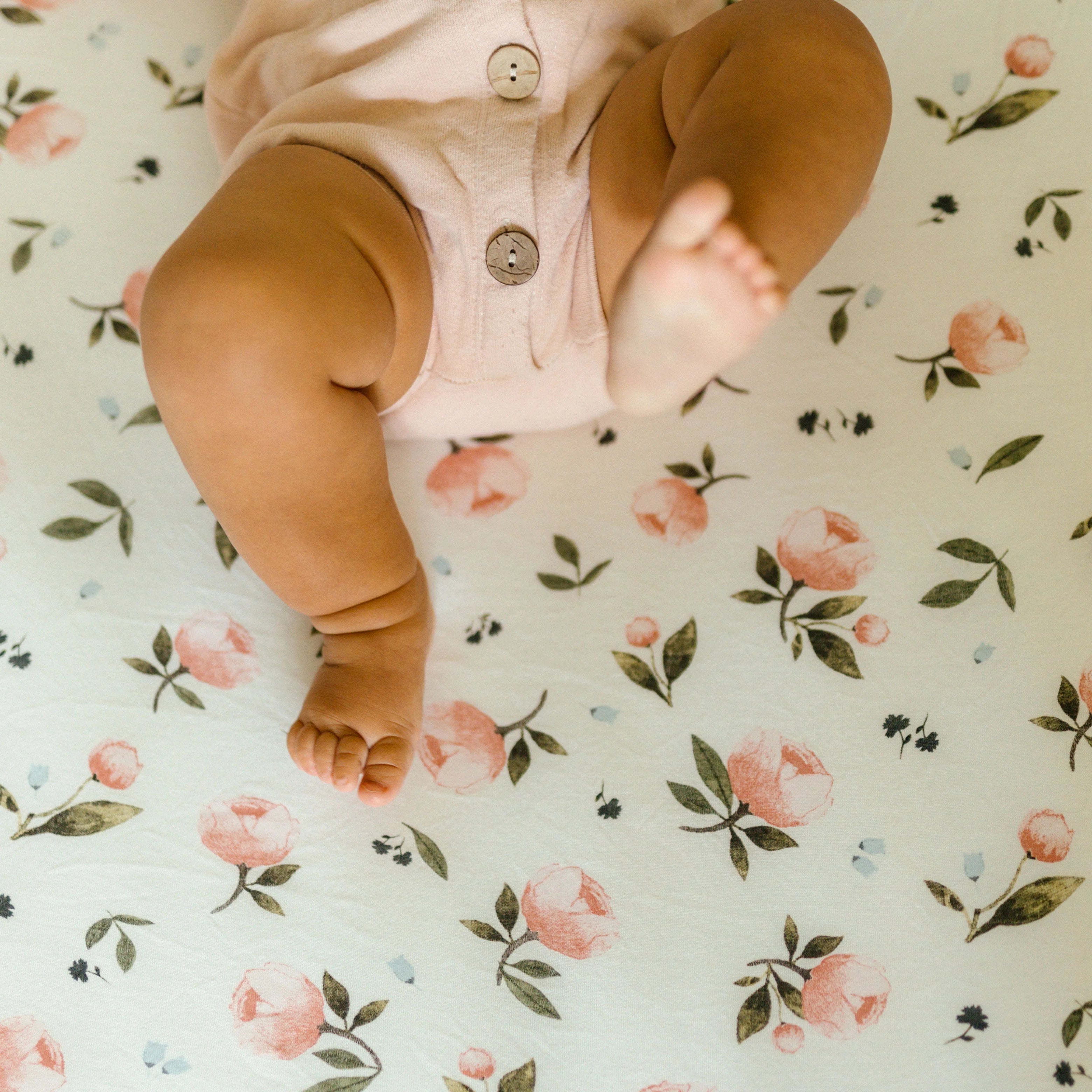 LITTLE UNICORN Cotton Muslin Crib Sheet